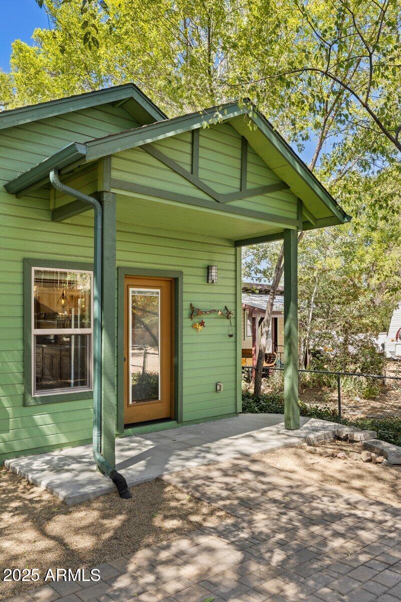 311 N WASHINGTON Avenue