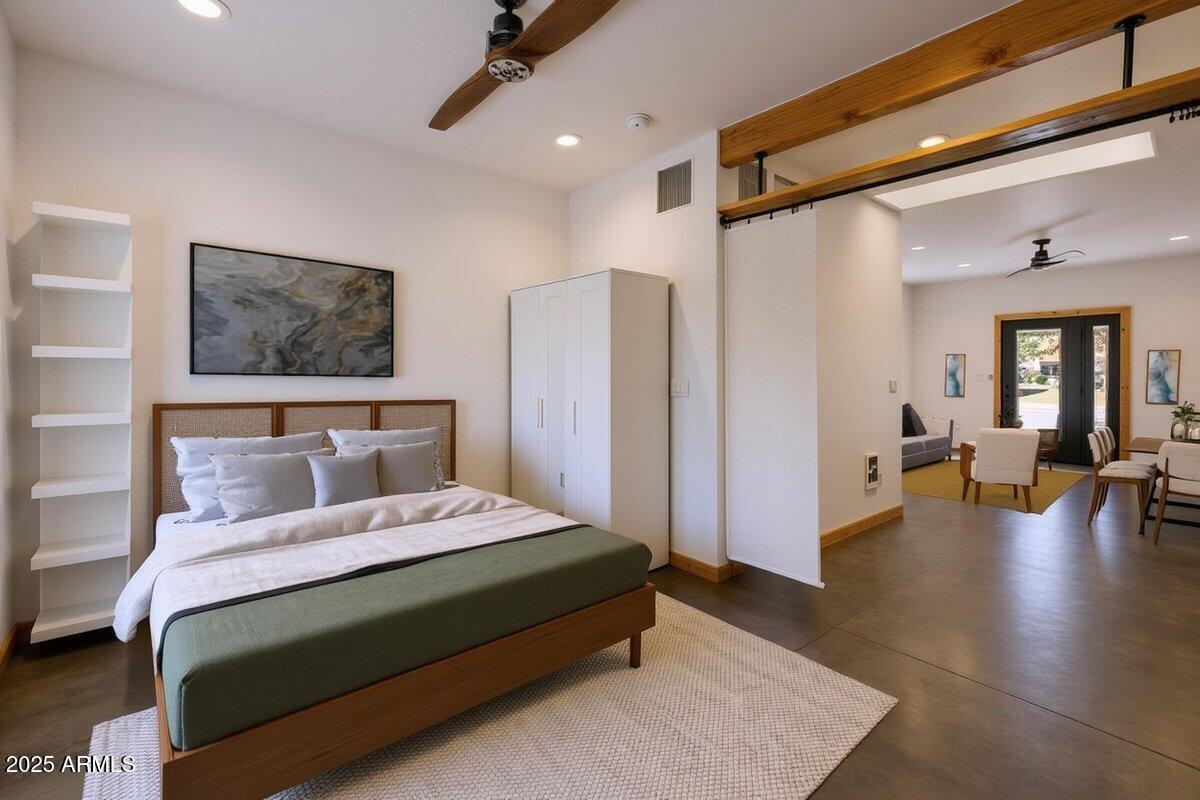 311 N WASHINGTON Avenue