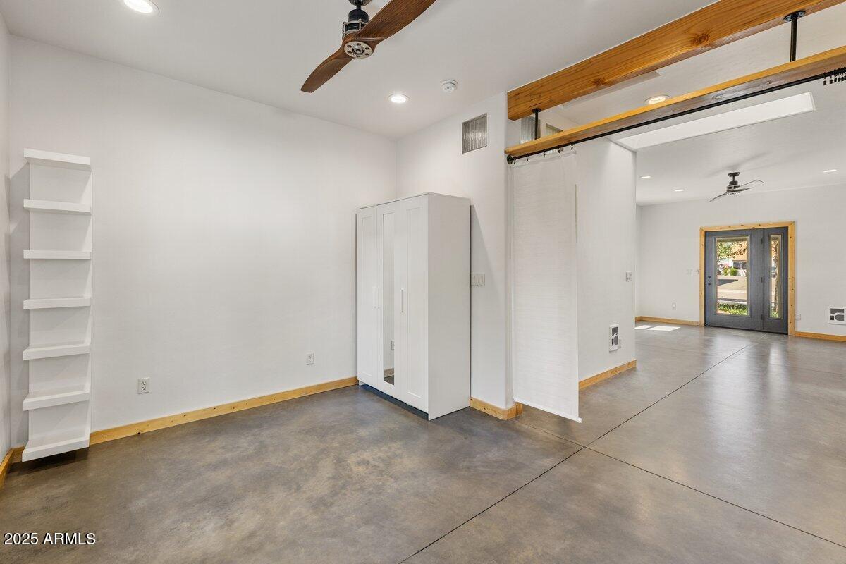 311 N WASHINGTON Avenue