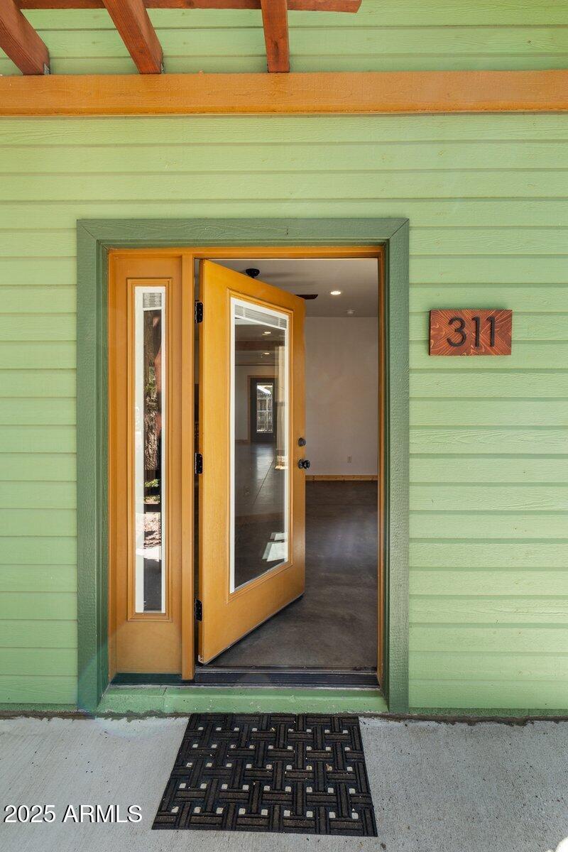 311 N WASHINGTON Avenue