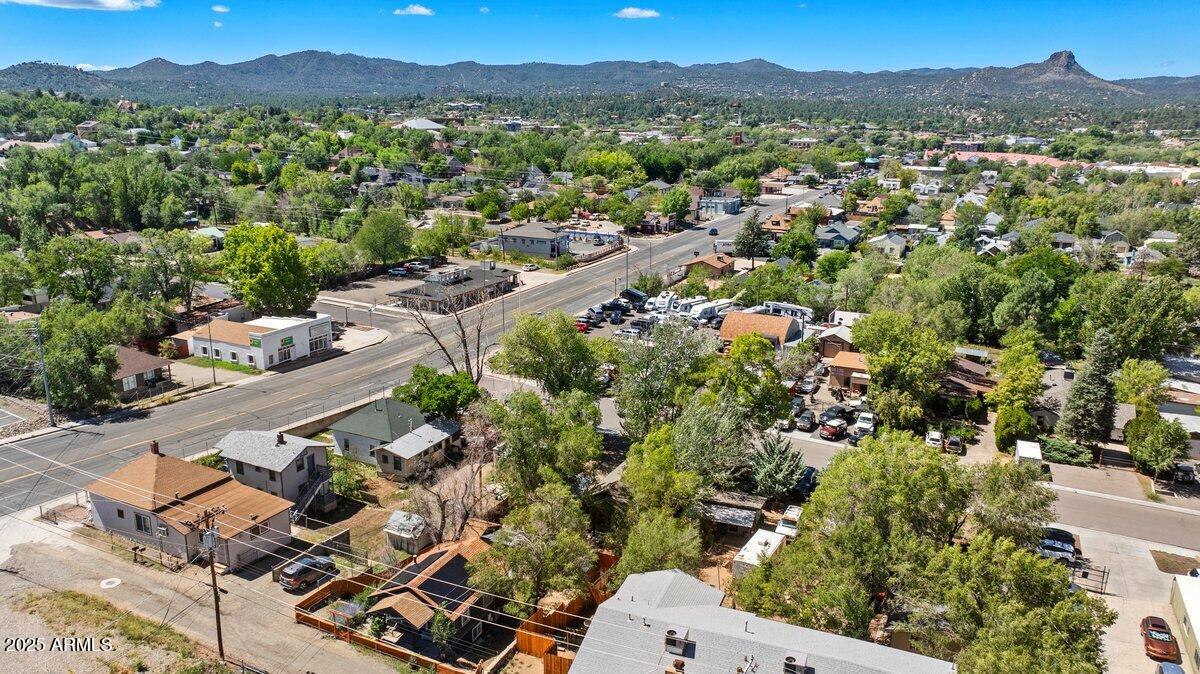 311 N WASHINGTON Avenue