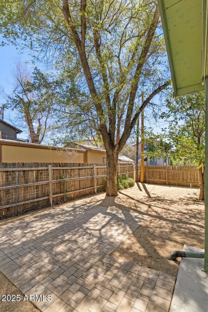 311 N WASHINGTON Avenue