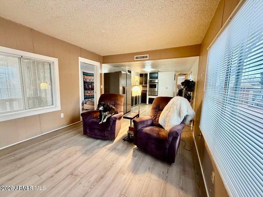 837 Division Street 32