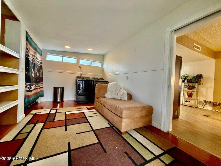 837 Division Street 32