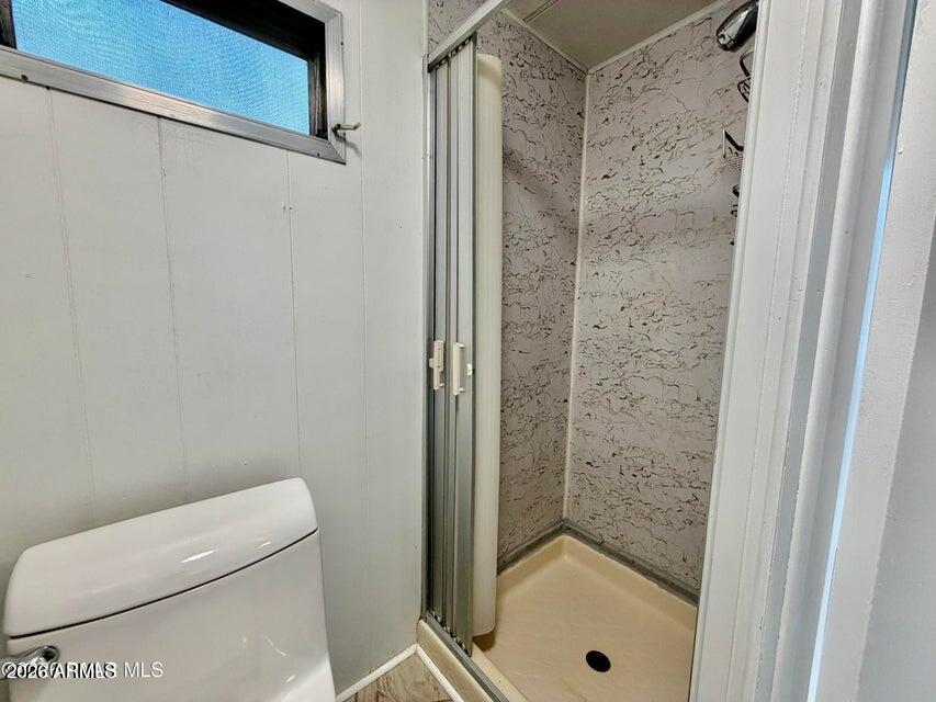 837 Division Street 32