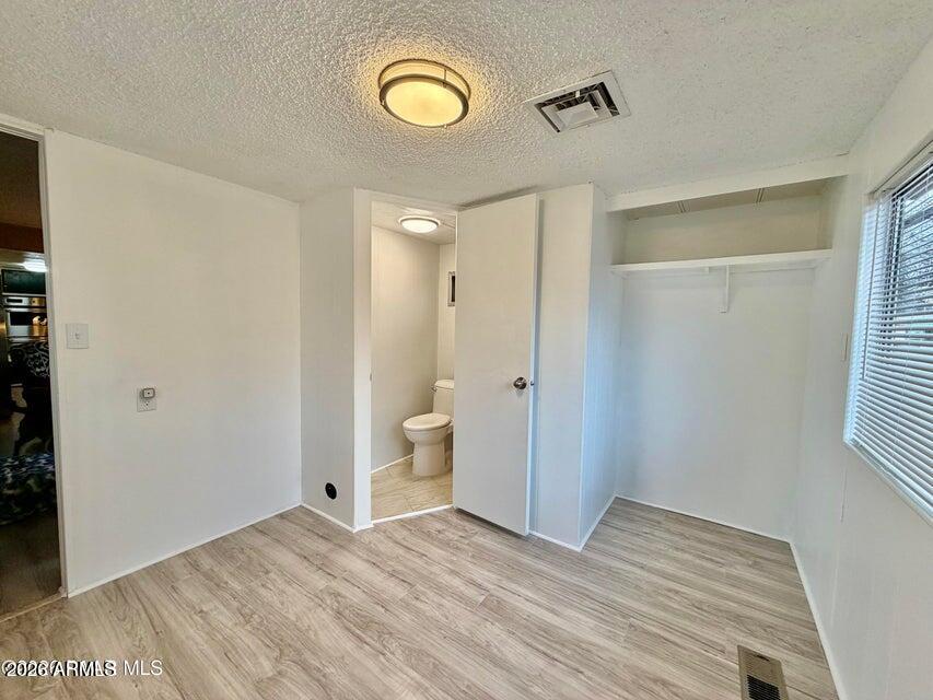 837 Division Street 32