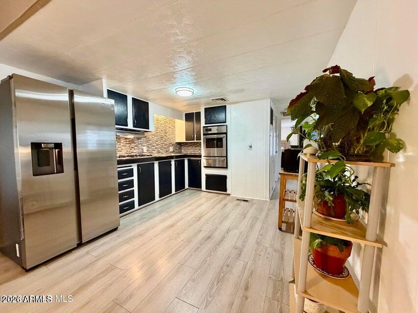 837 Division Street 32