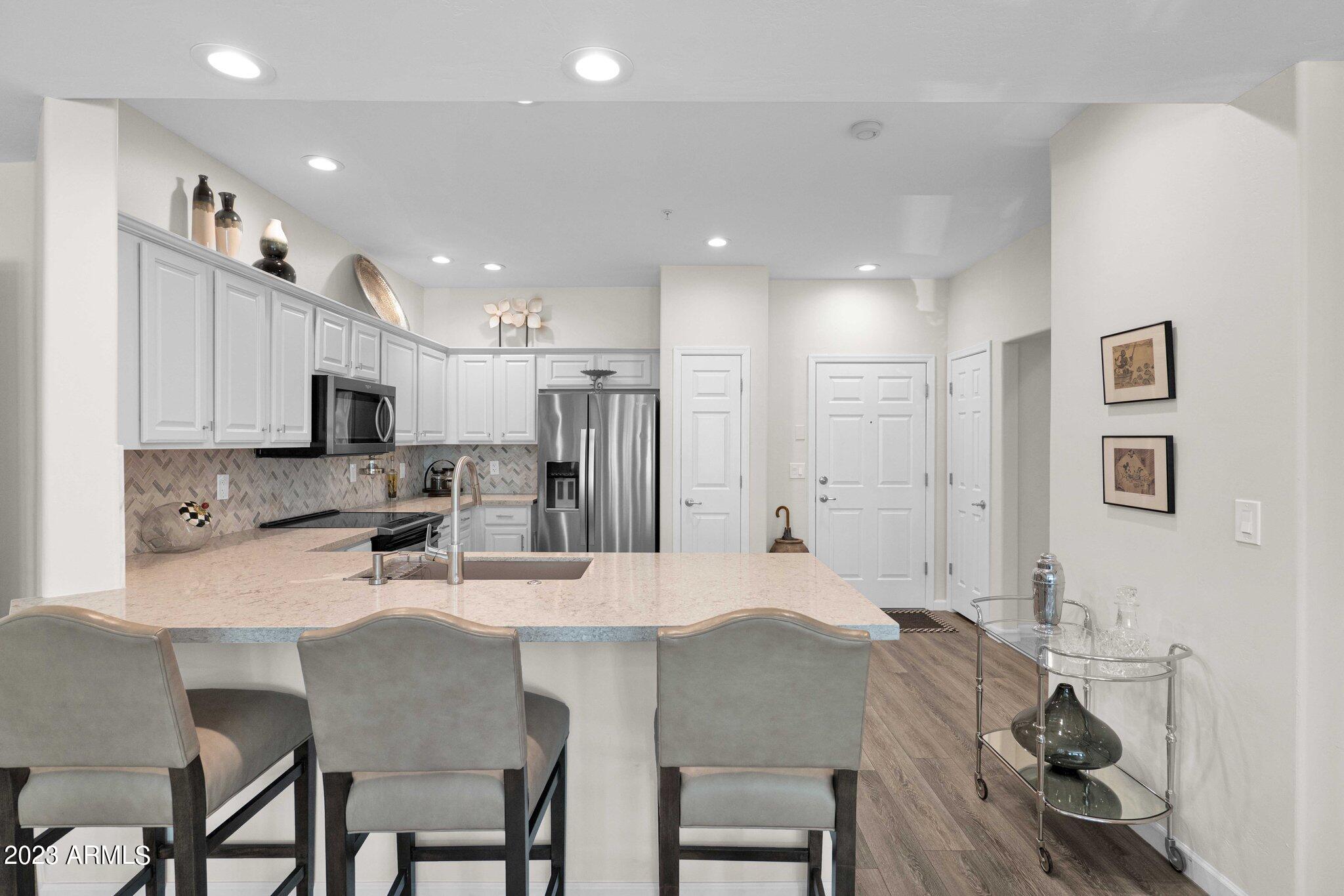 14000 N 94TH Street, 1088