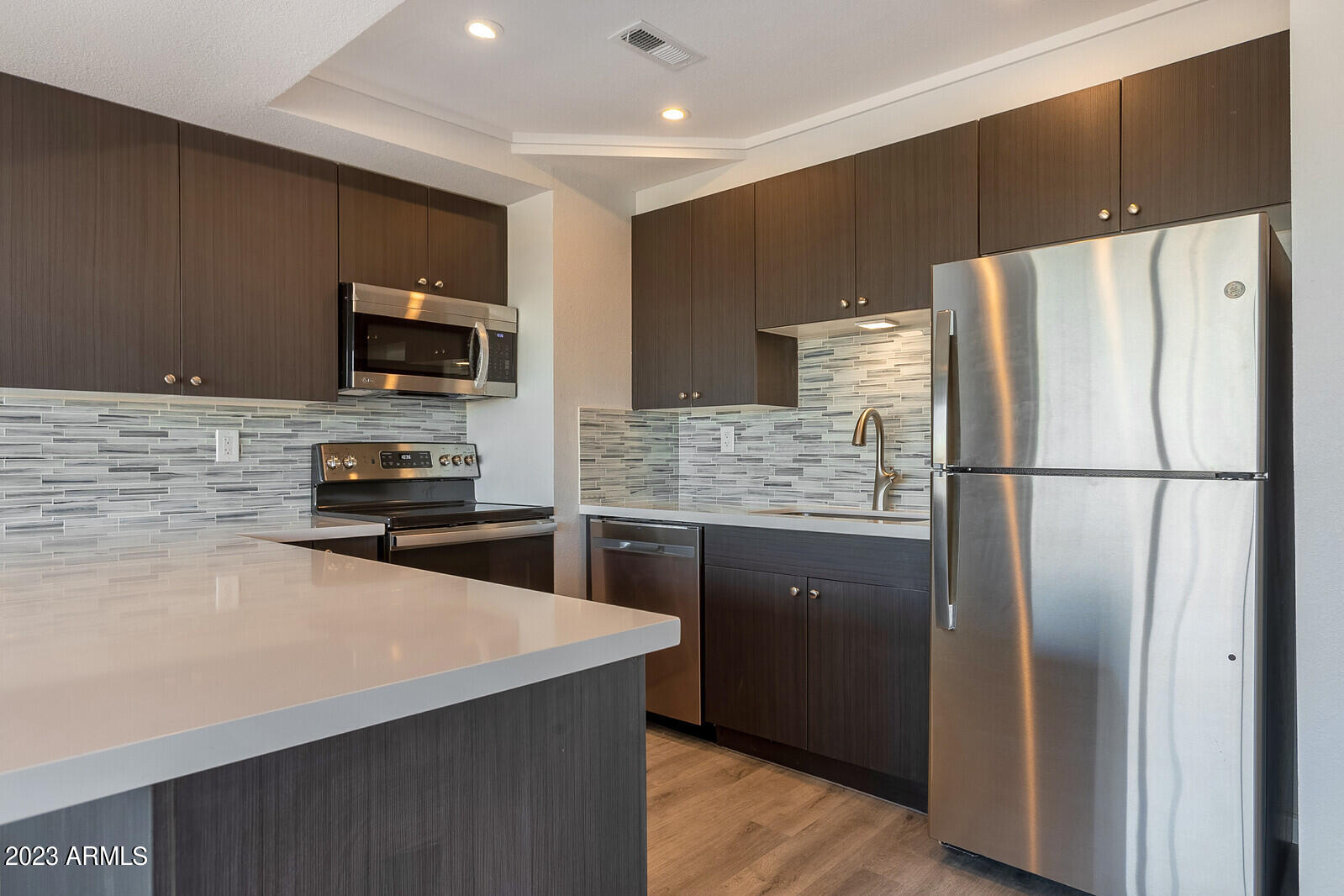 4750 N CENTRAL Avenue, 17N