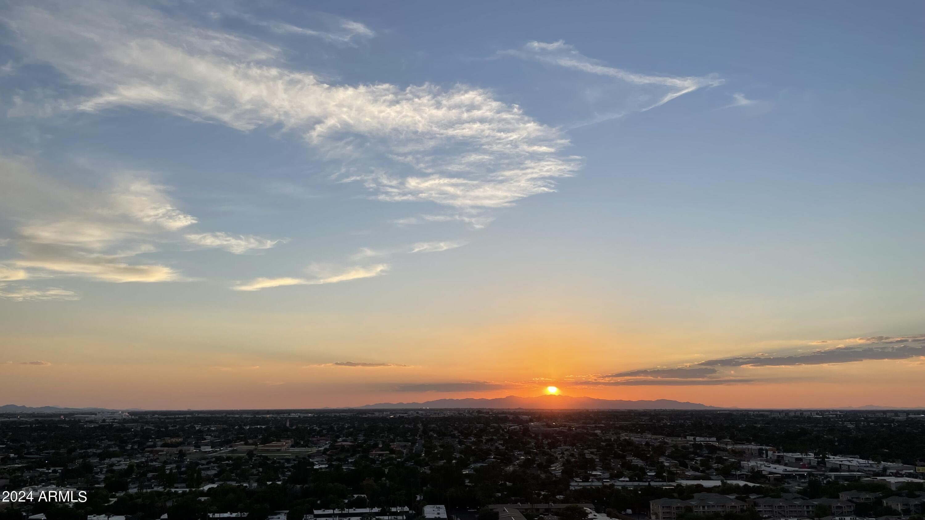 207 W CLARENDON Avenue, C22