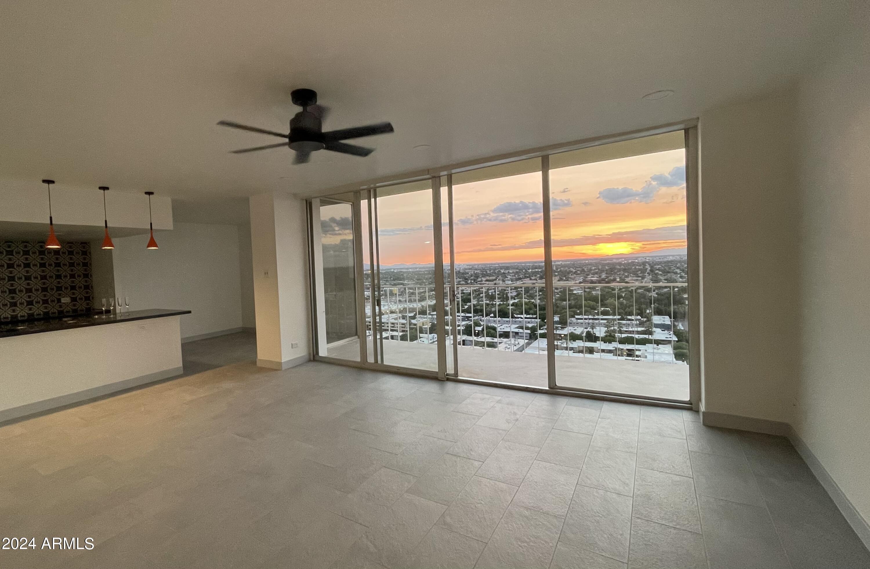 207 W CLARENDON Avenue, C22