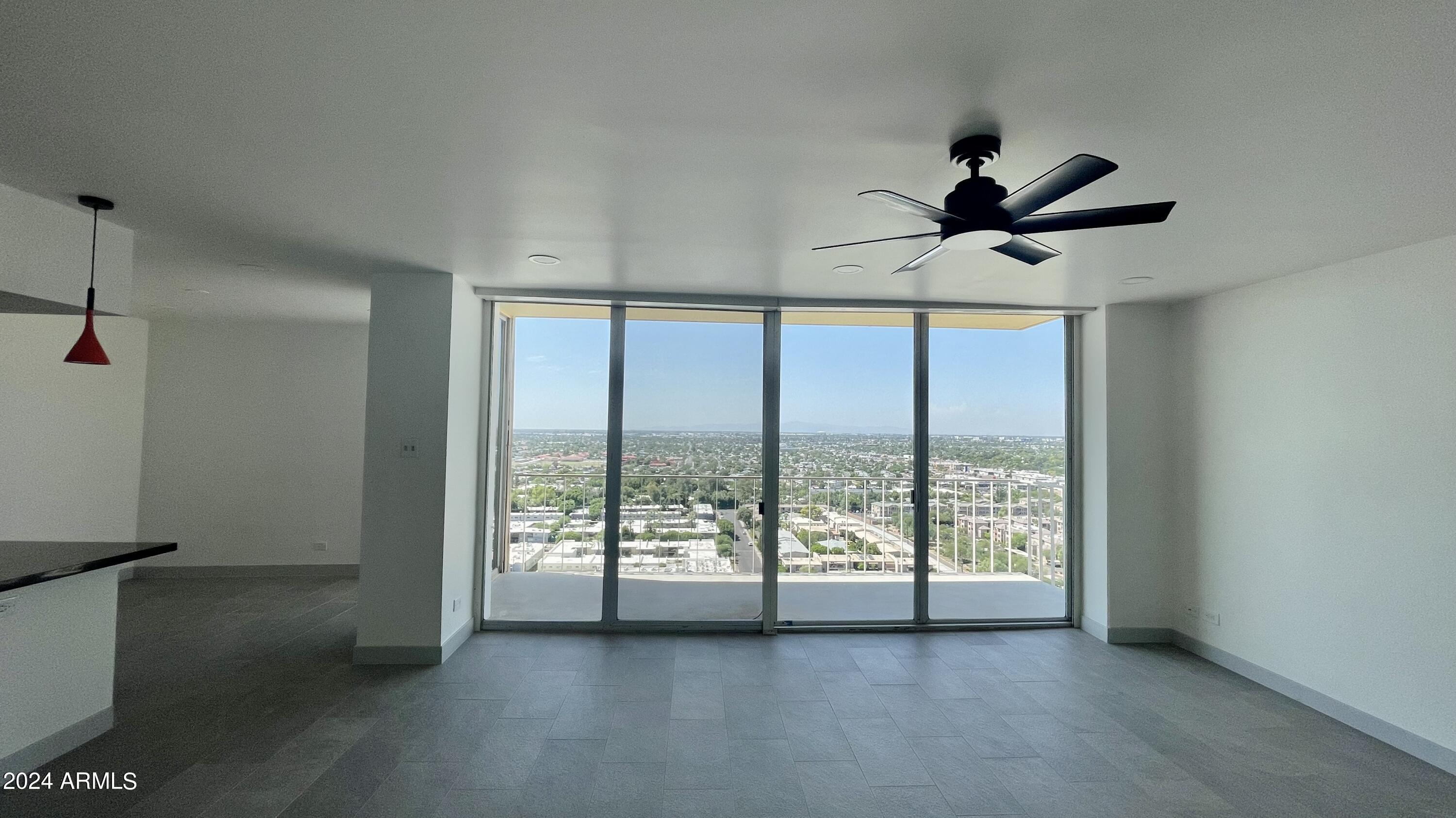 207 W CLARENDON Avenue, C22