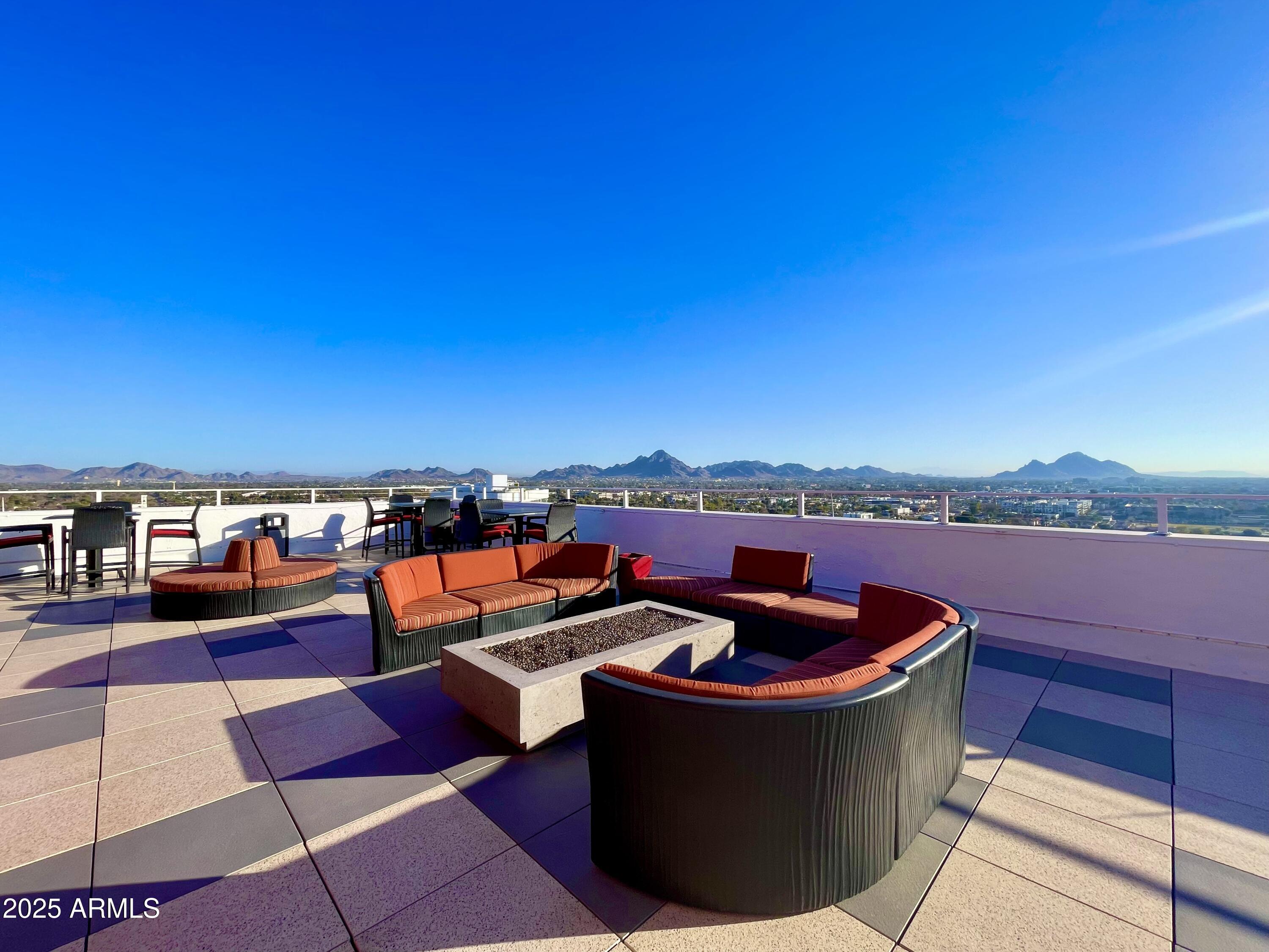 4750 N CENTRAL Avenue, 14A