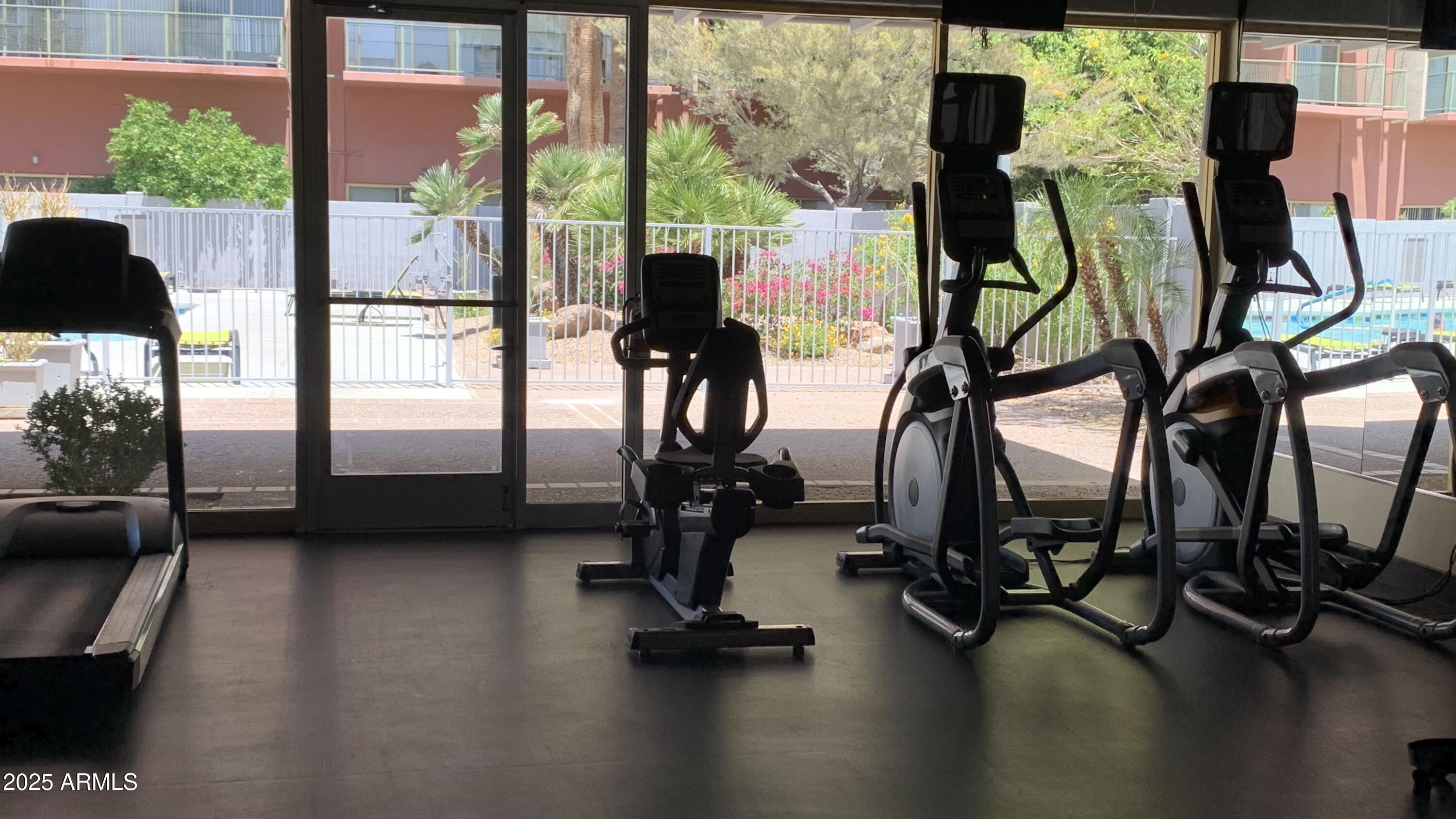 4750 N CENTRAL Avenue, 14A