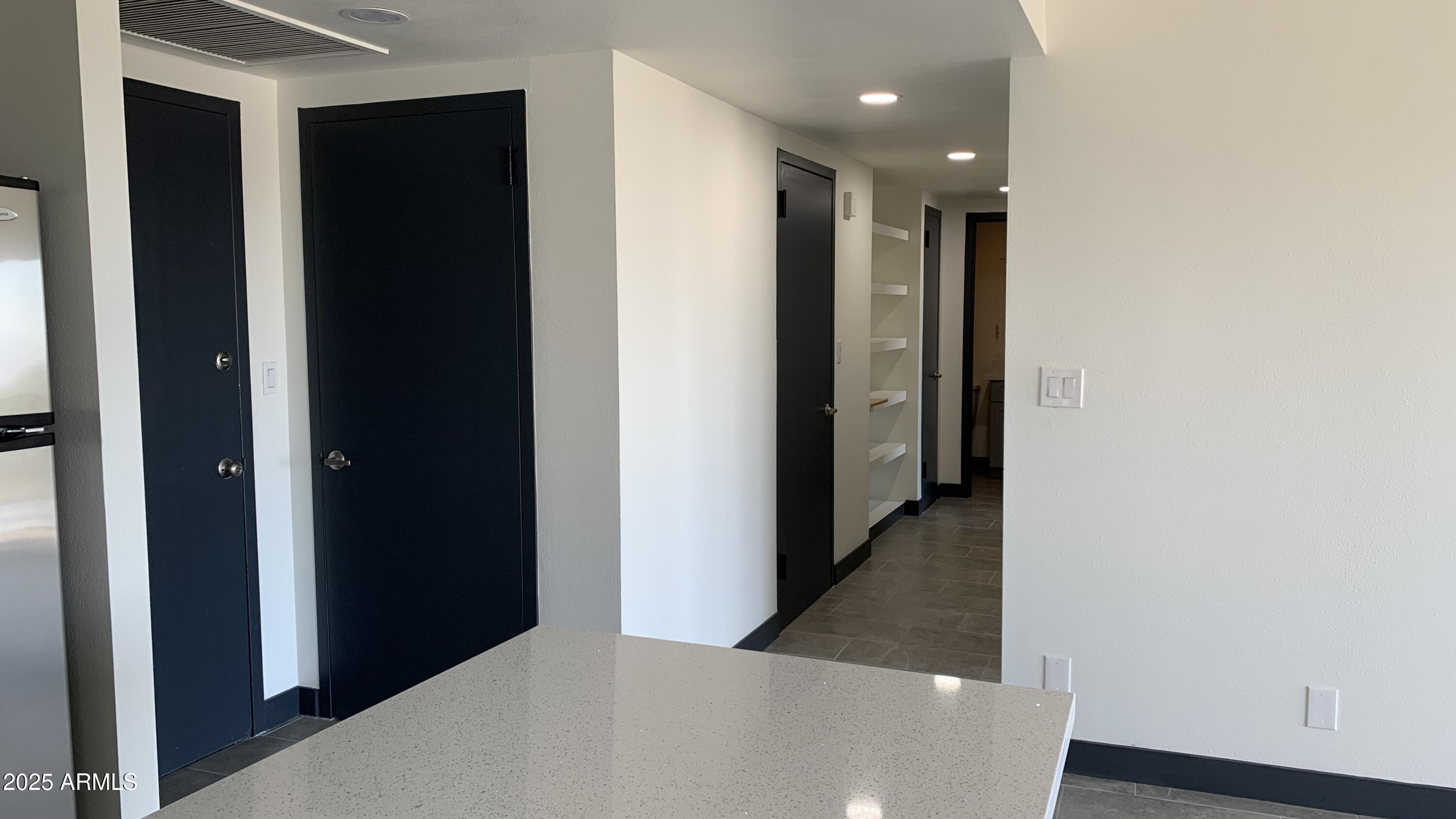 4750 N CENTRAL Avenue, 14A