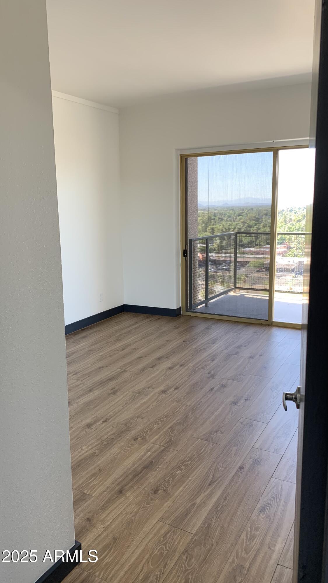 4750 N CENTRAL Avenue, 14A