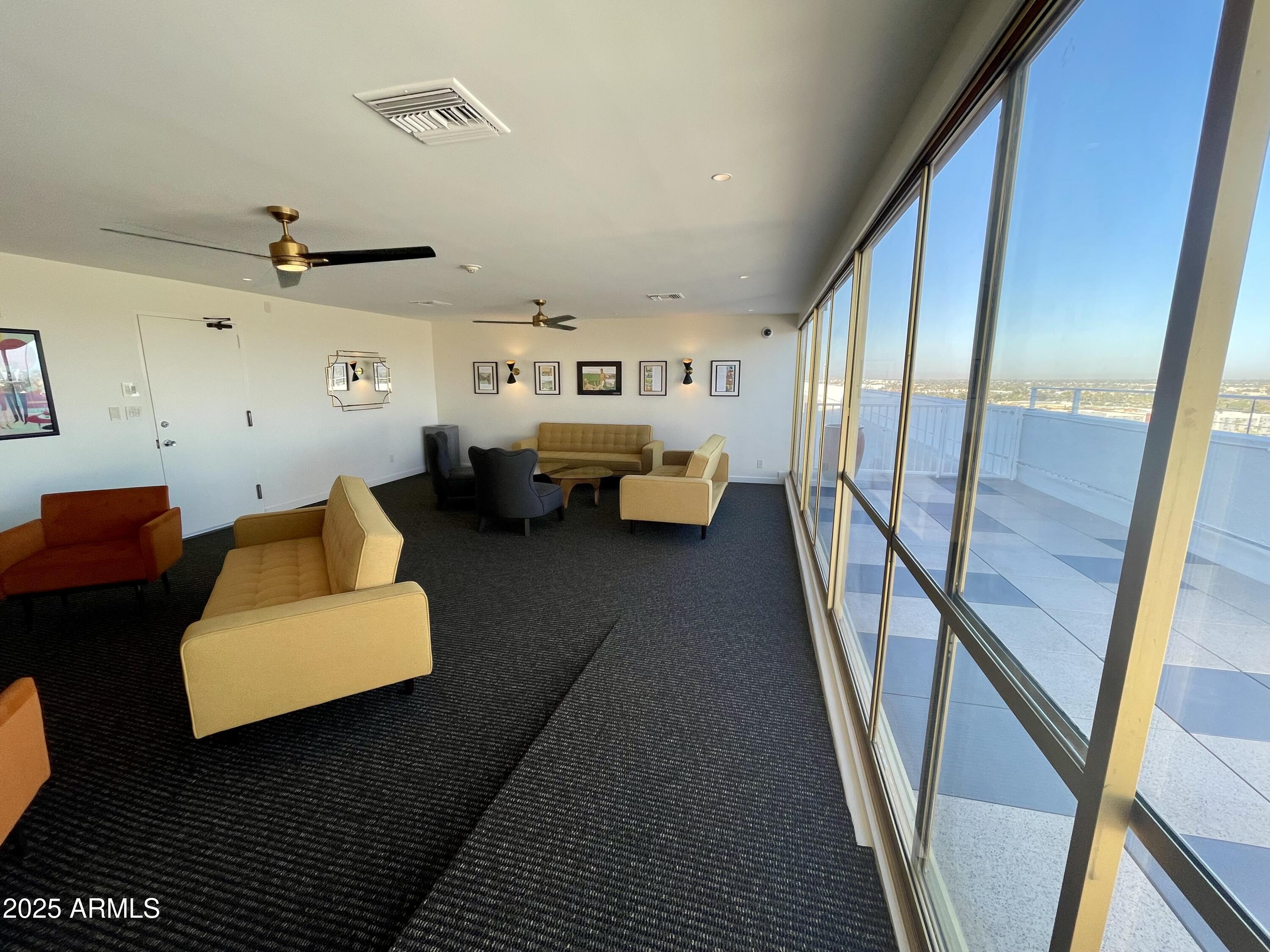 4750 N CENTRAL Avenue, 14A