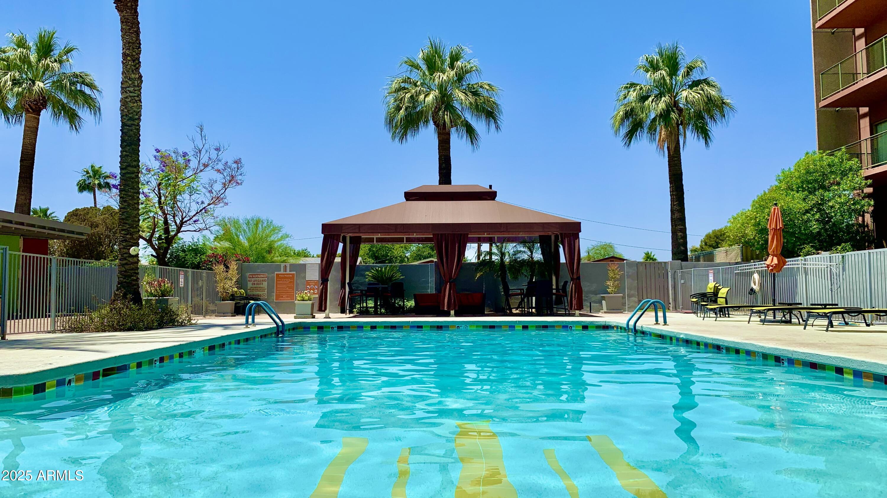 4750 N CENTRAL Avenue, 14A