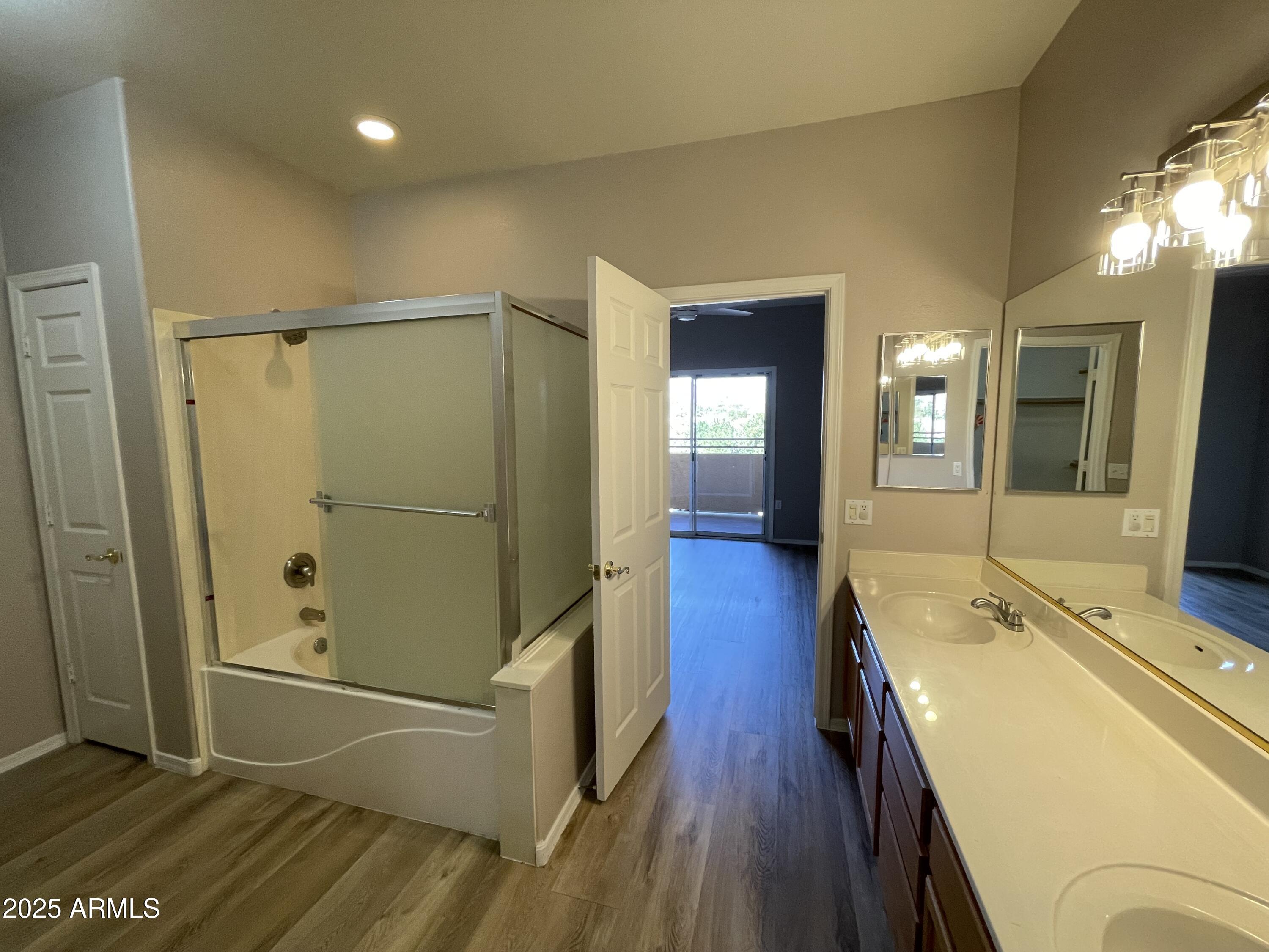 10410 N CAVE CREEK Road, 2100