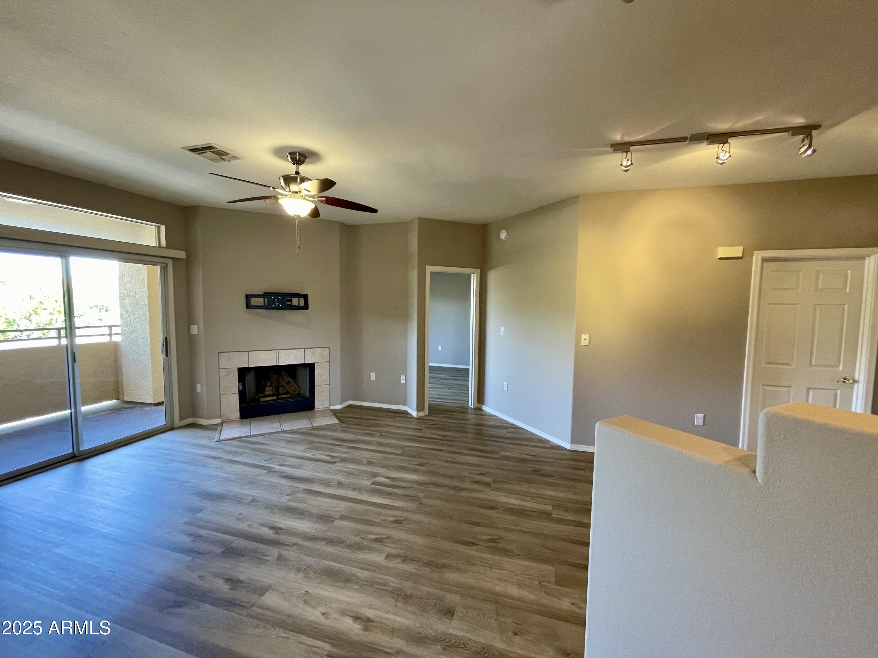 10410 N CAVE CREEK Road, 2100