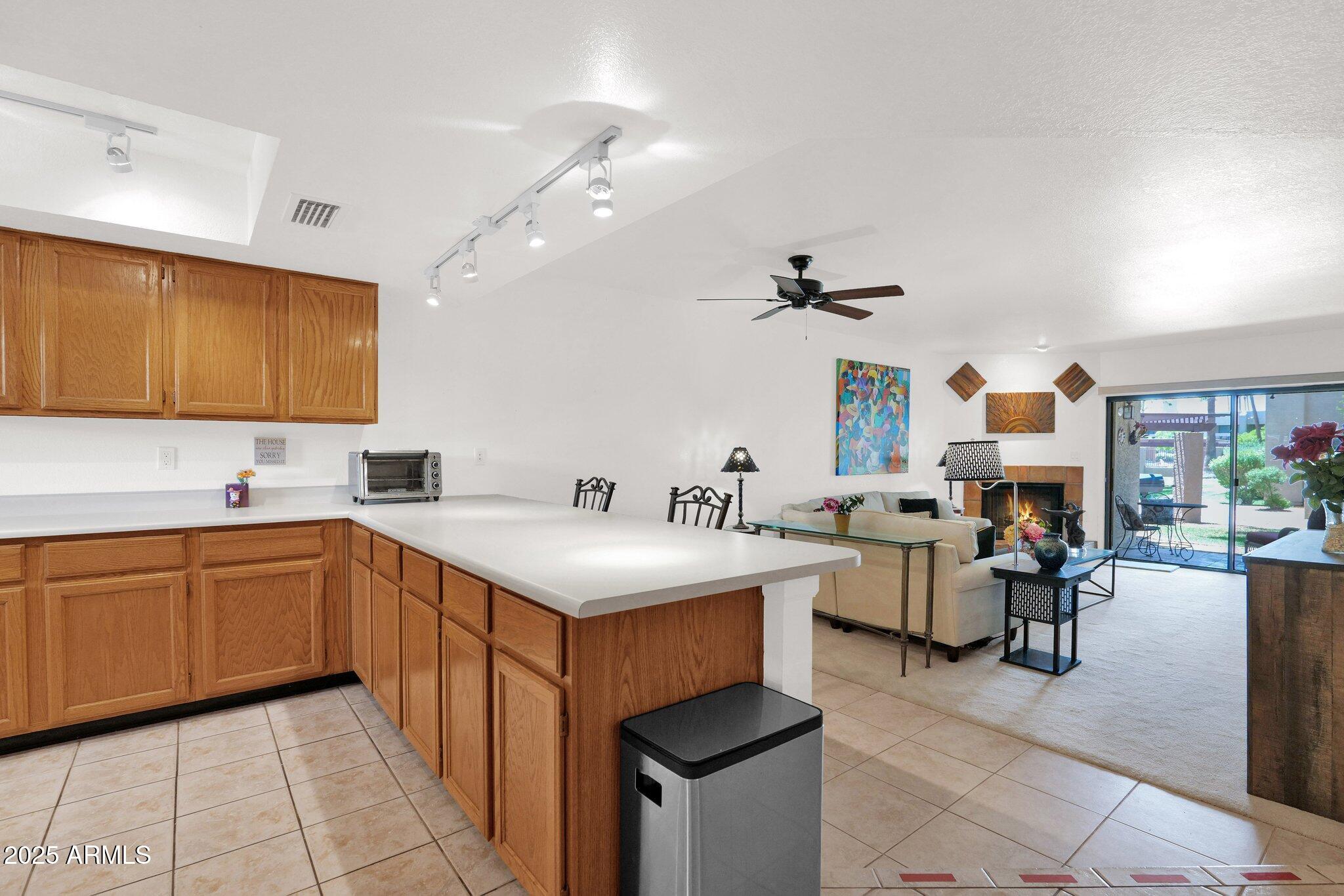 8651 E ROYAL PALM Road, 121