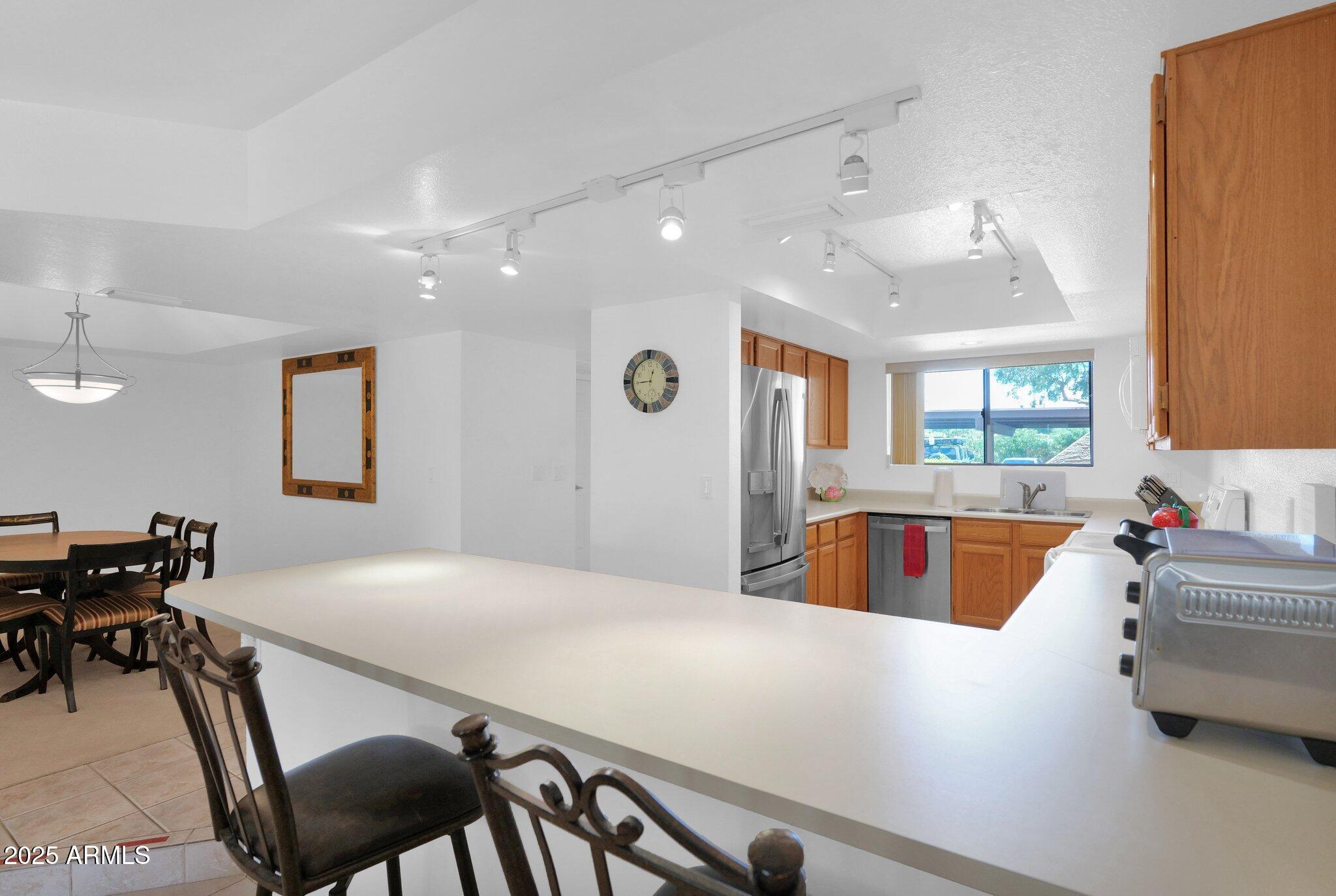 8651 E ROYAL PALM Road, 121