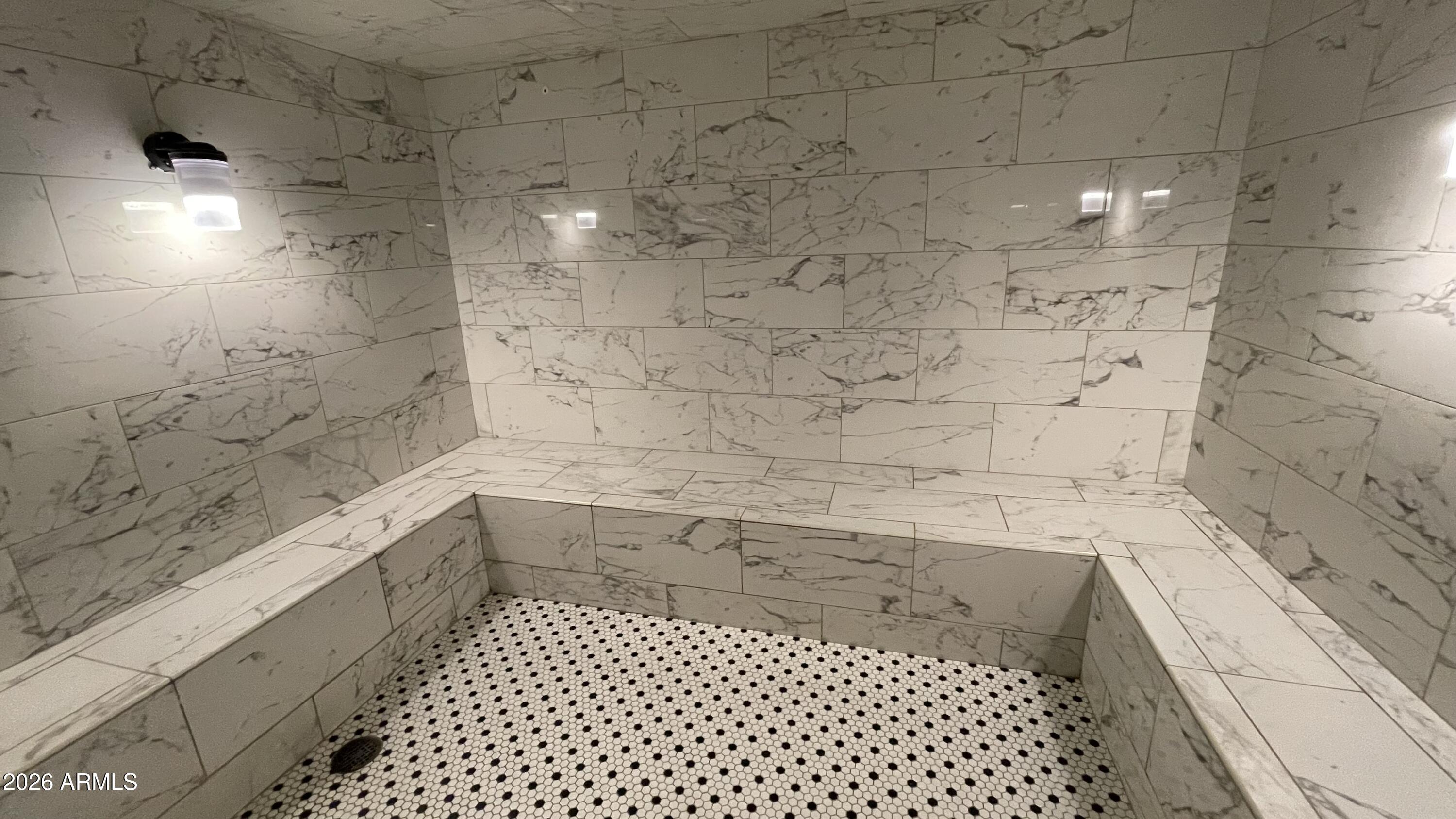 114 W ADAMS Street 404