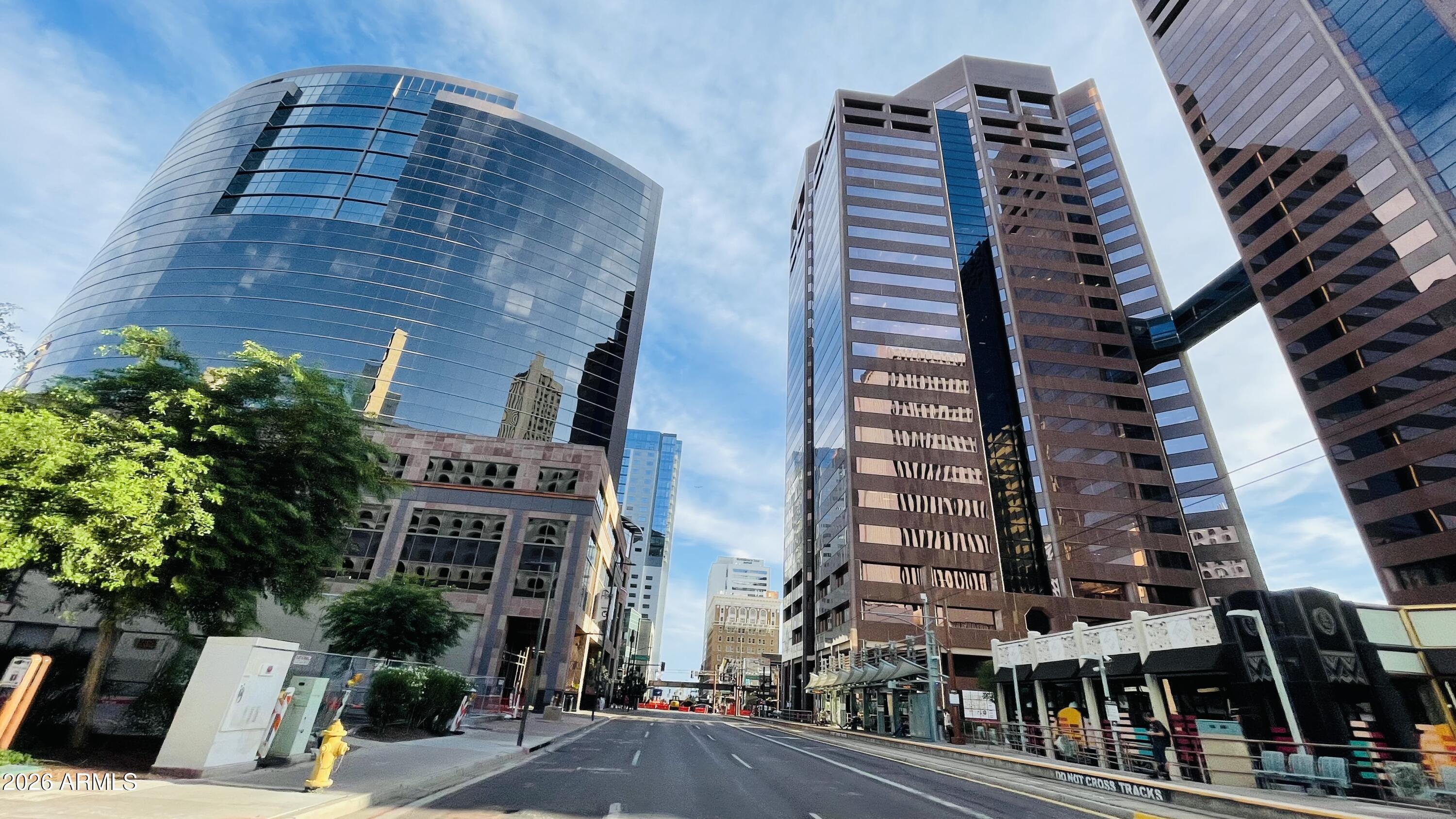 114 W ADAMS Street 404