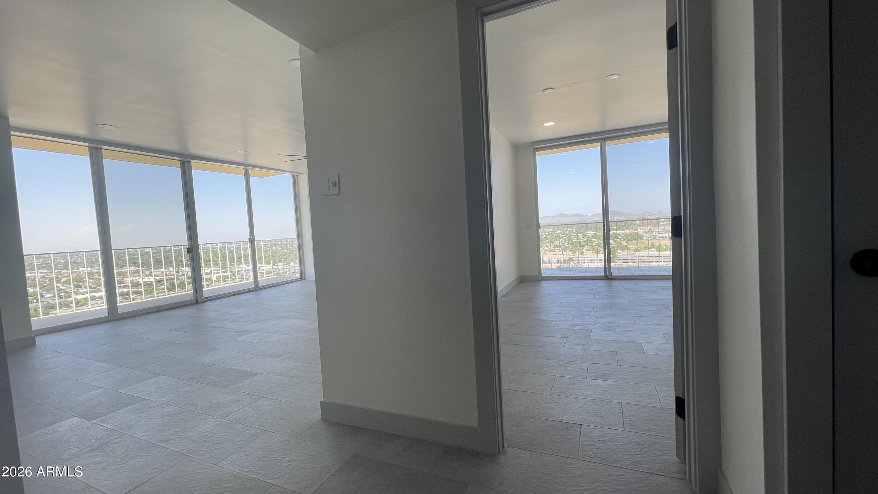 207 W Clarendon Avenue Unit 22C