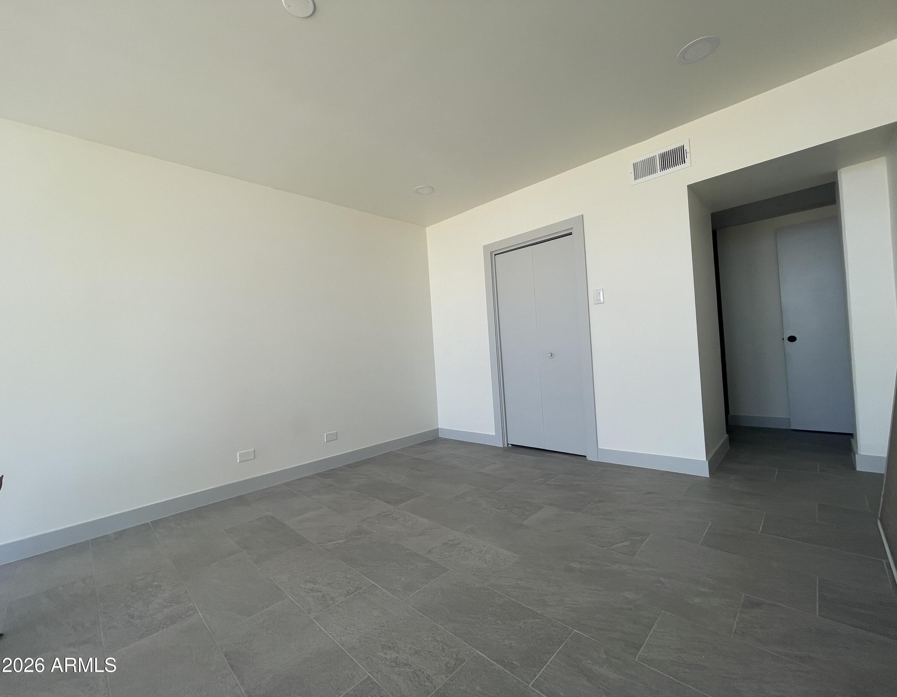 207 W Clarendon Avenue Unit 22C