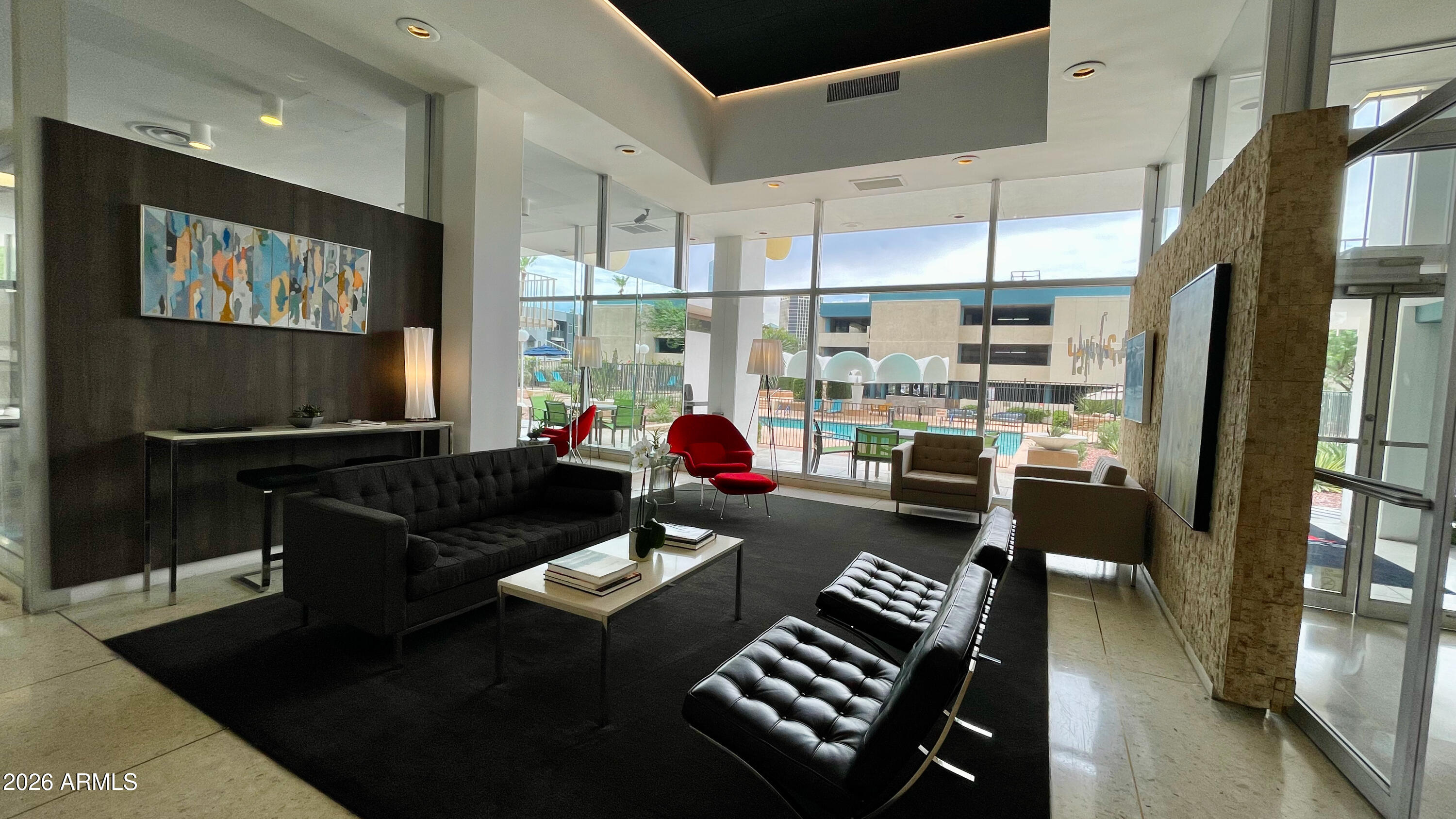 207 W Clarendon Avenue Unit 22C