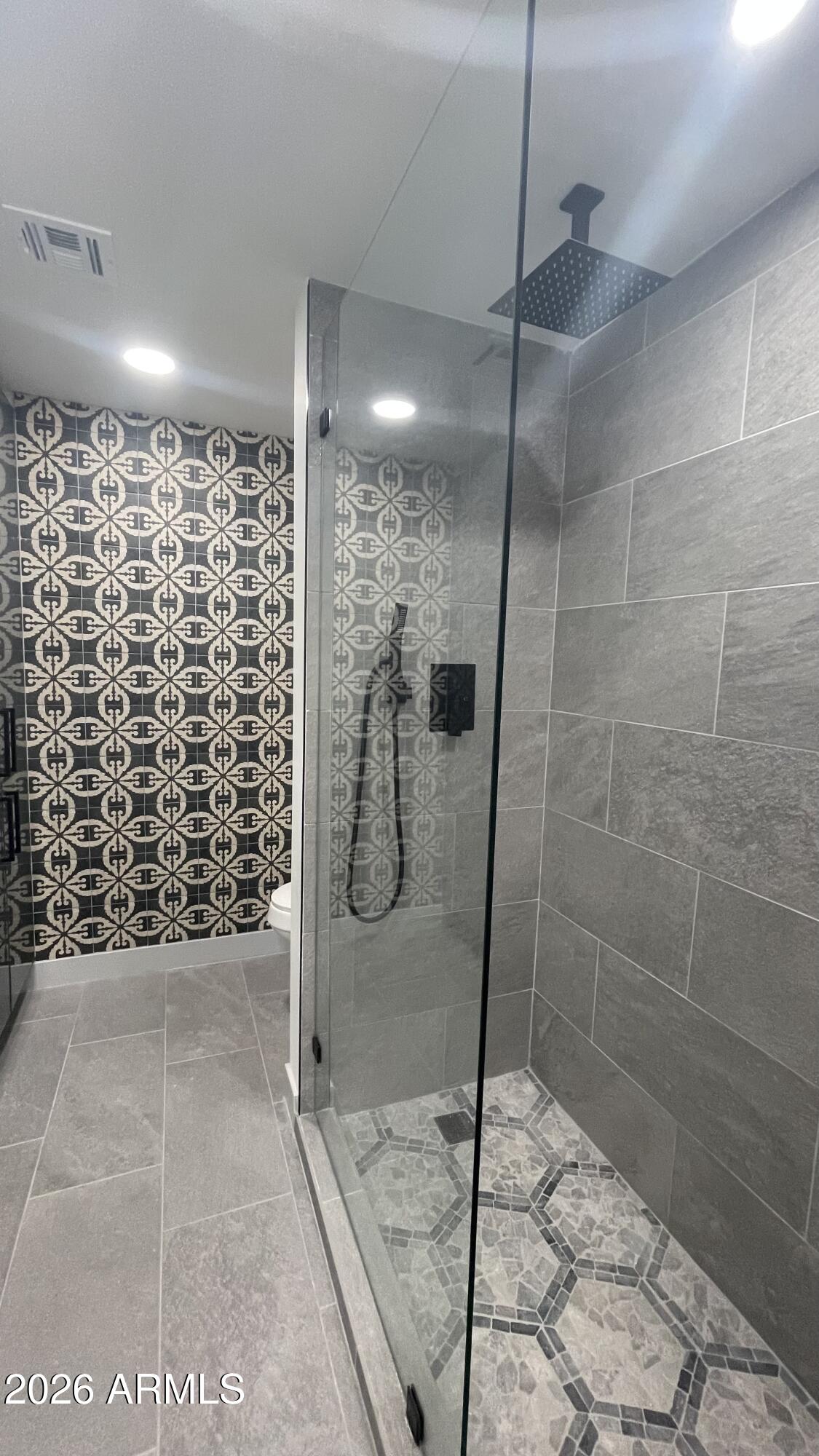 207 W Clarendon Avenue Unit 22C