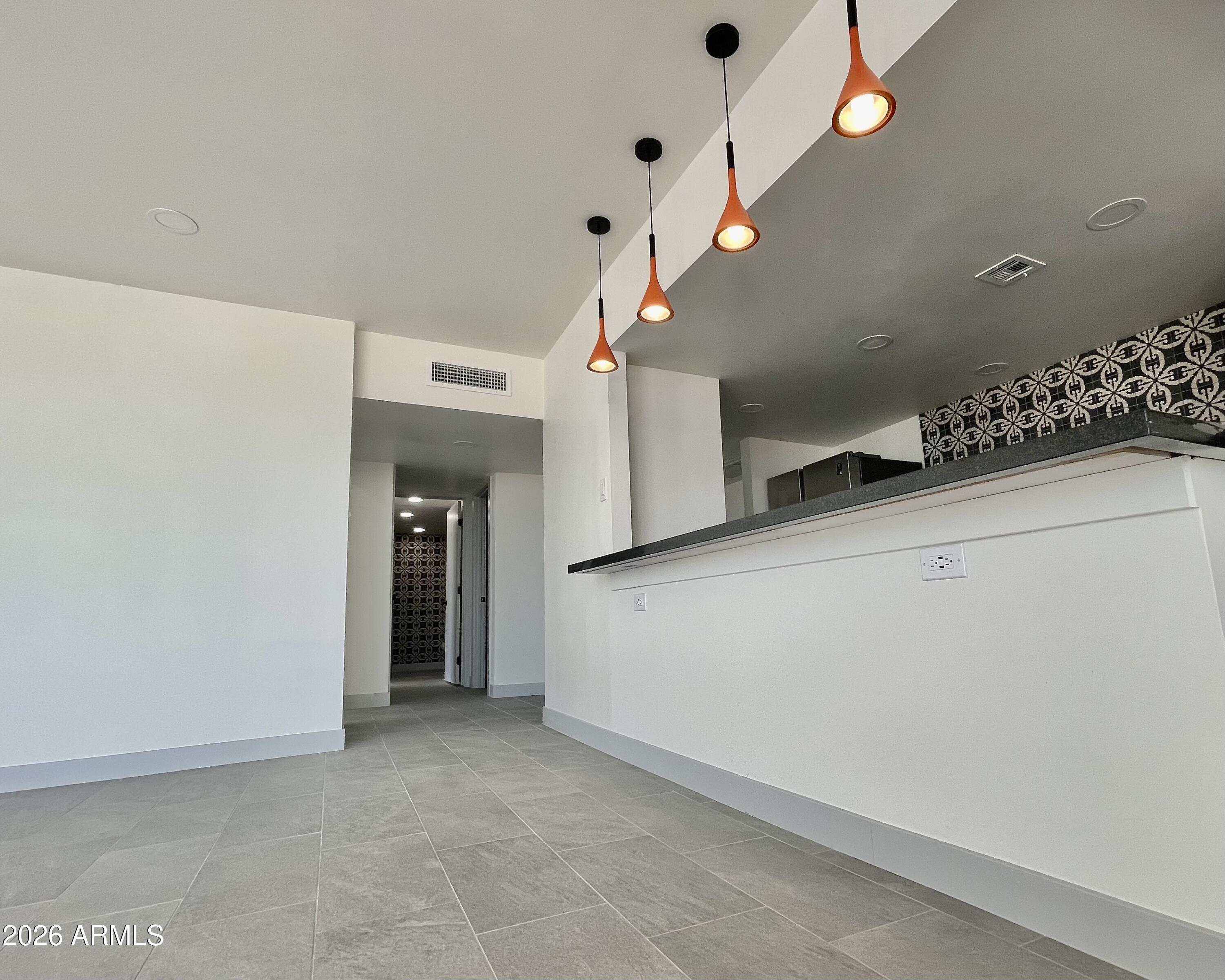 207 W Clarendon Avenue Unit 22C