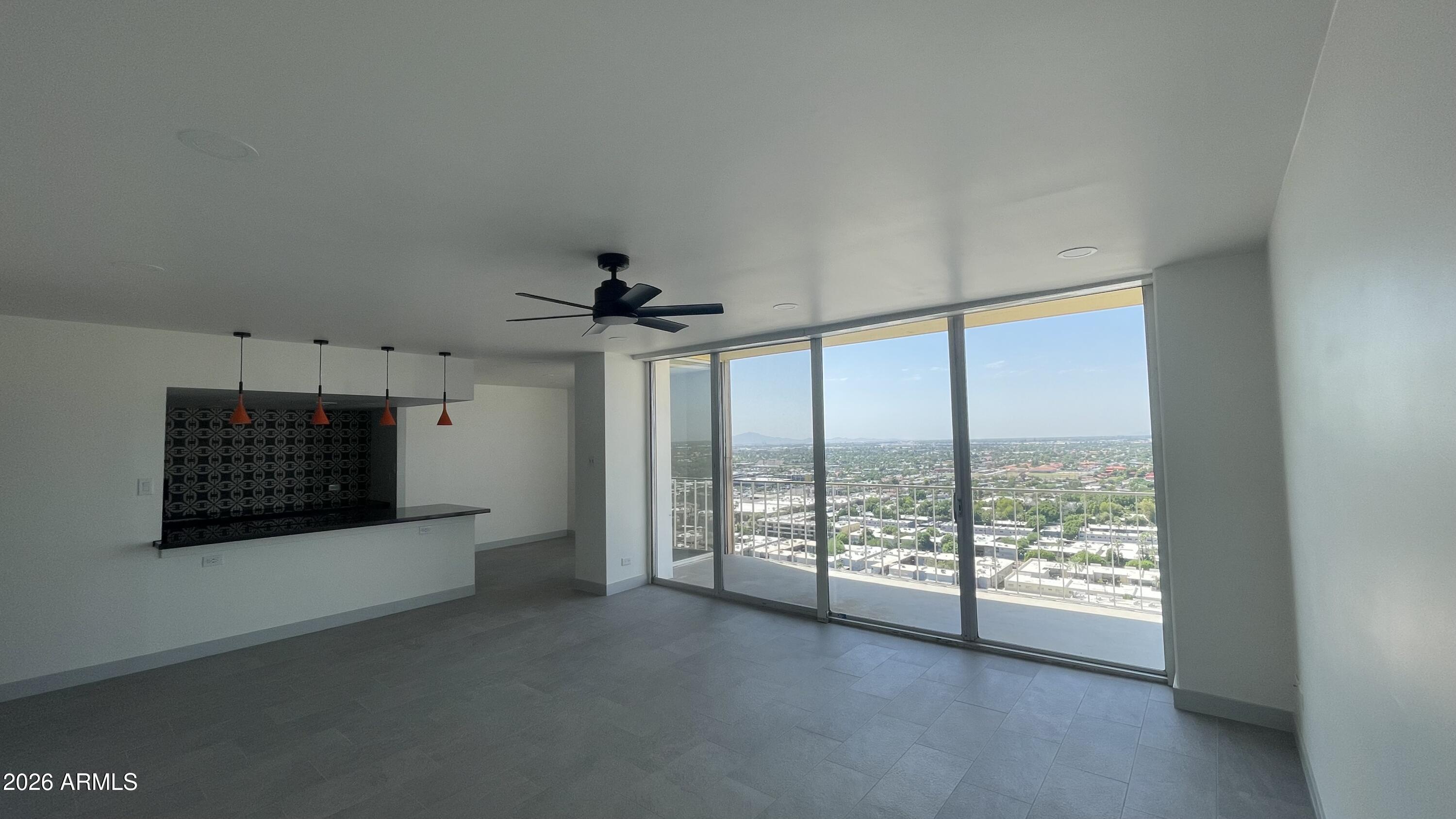 207 W Clarendon Avenue Unit 22C