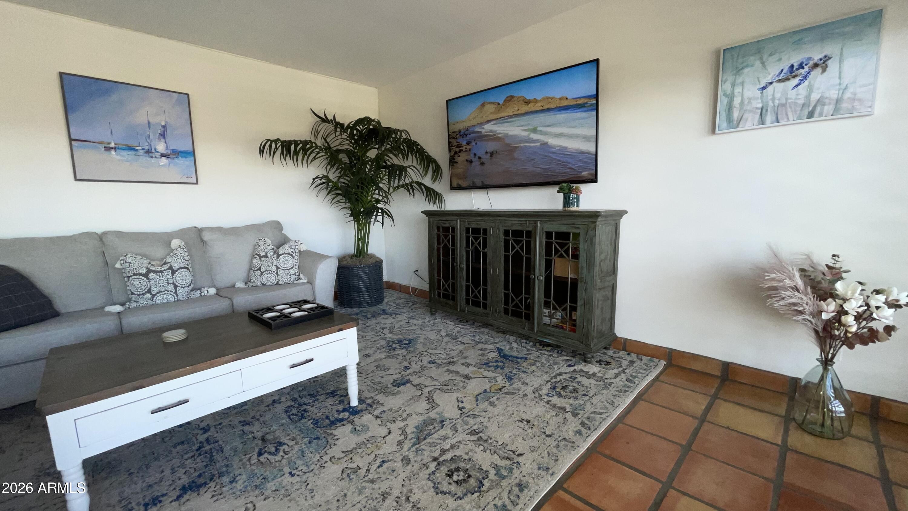 805 N 4TH Avenue N 804