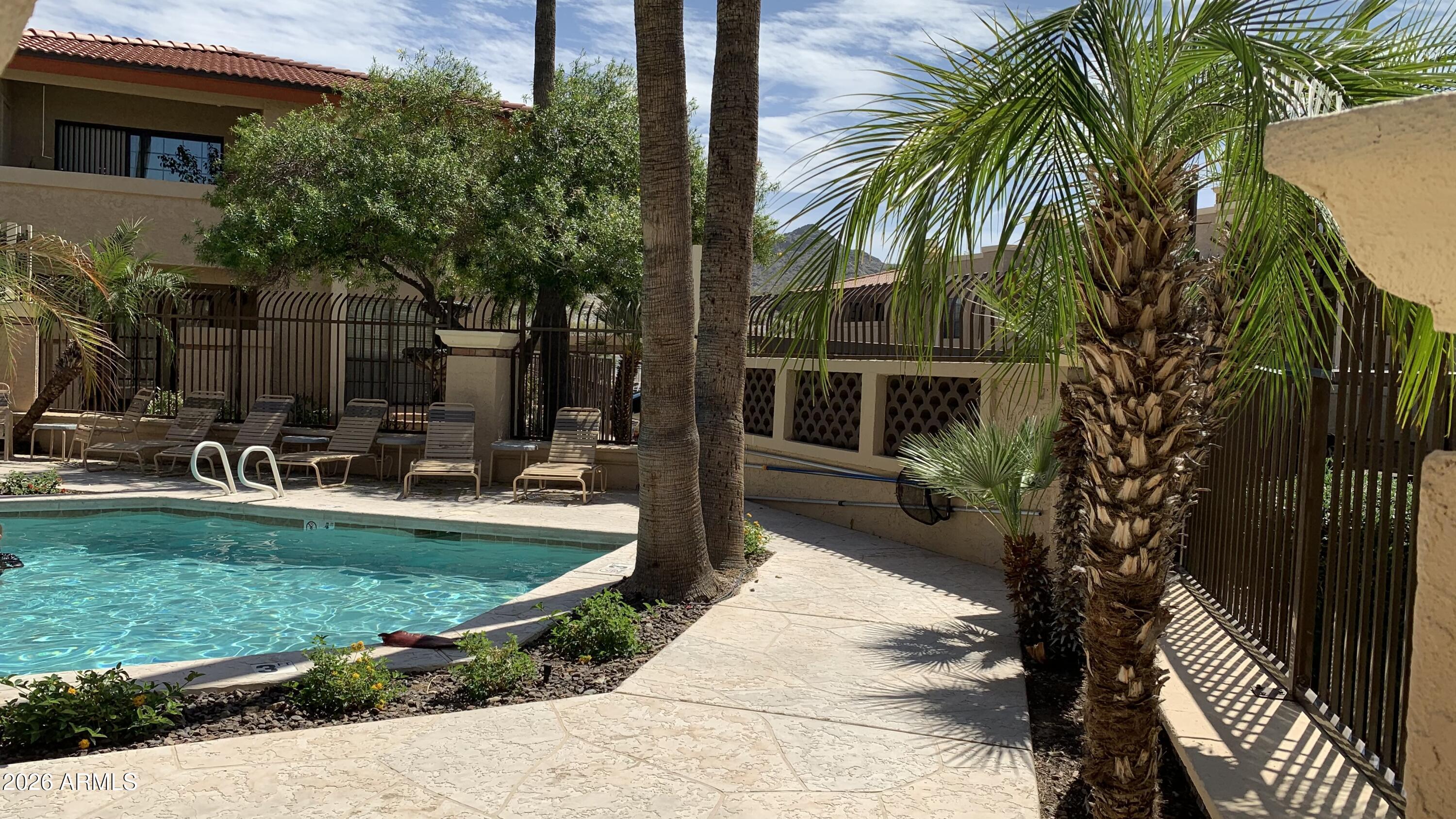 10410 N CAVE CREEK Road 2100
