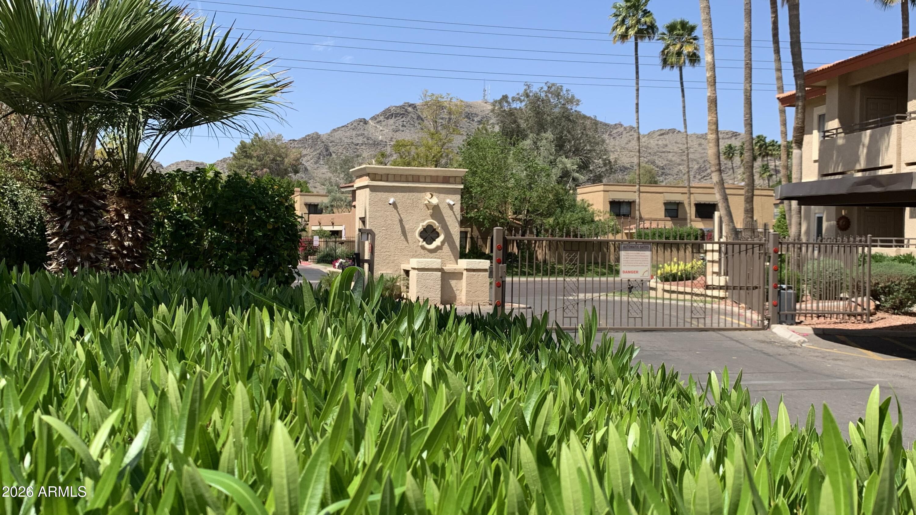10410 N CAVE CREEK Road 2100
