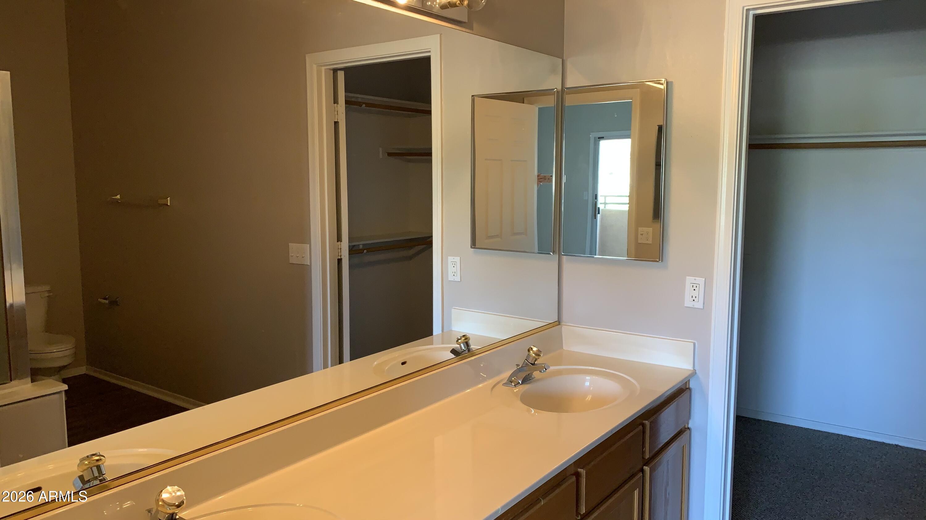 10410 N CAVE CREEK Road 2100