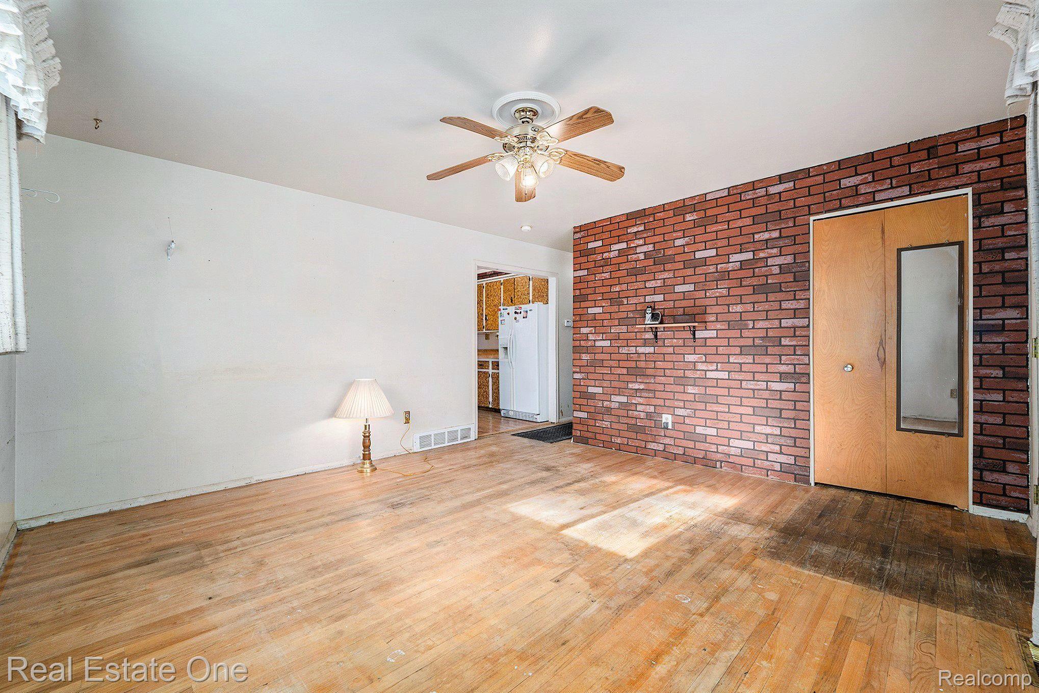 385 2ND AVE