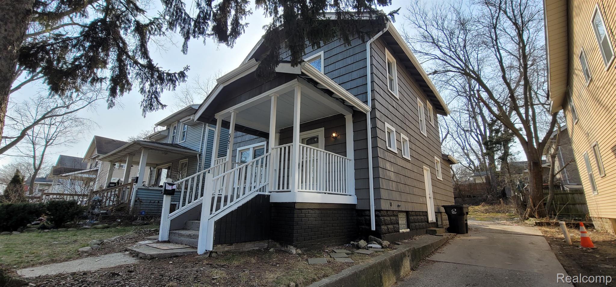 351 BALDWIN AVE