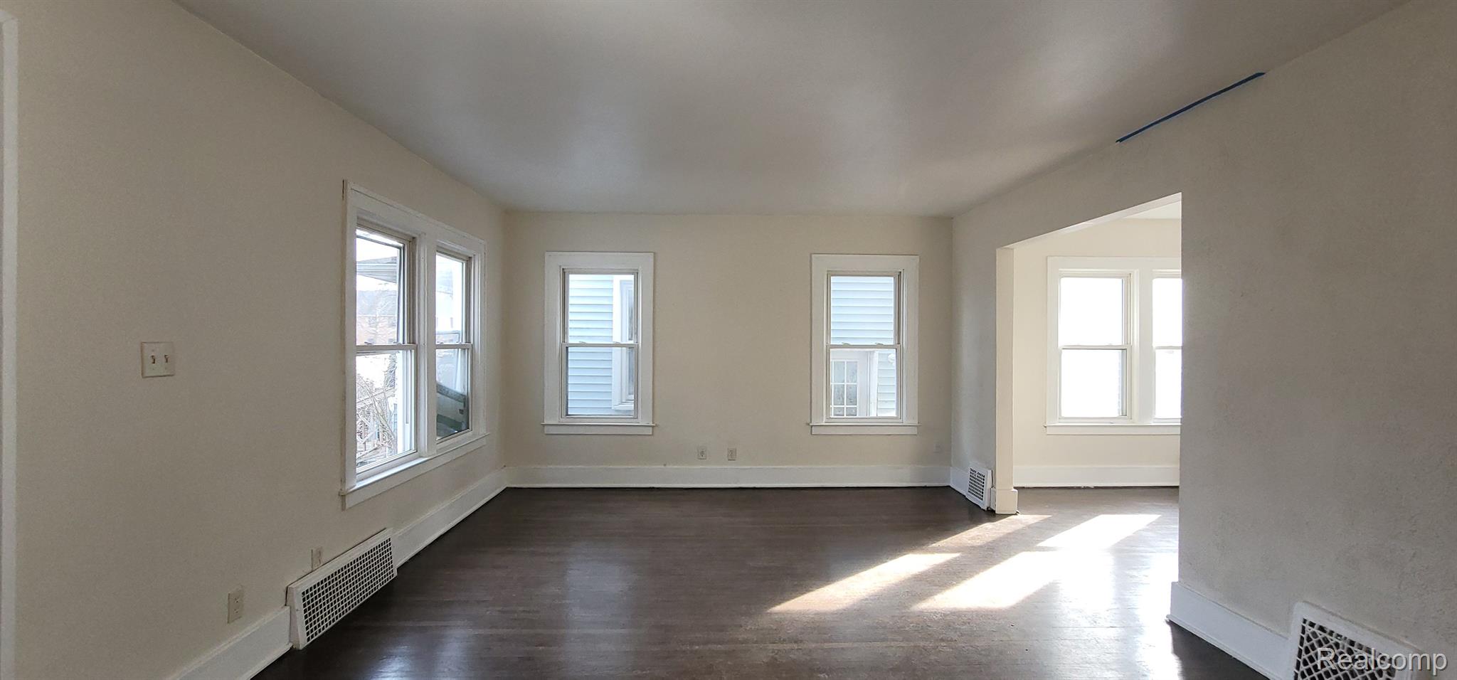 351 BALDWIN AVE