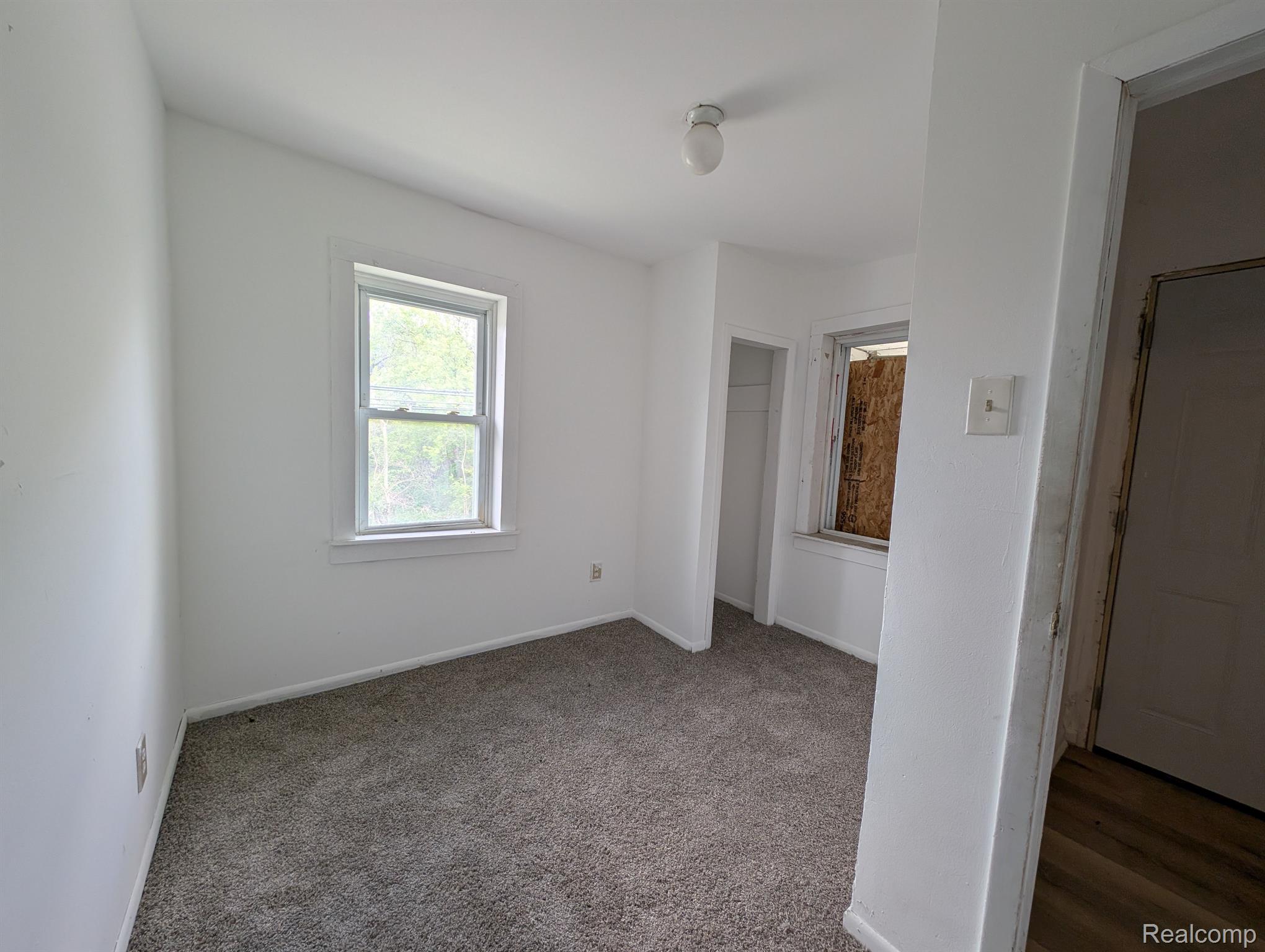 249 W WILSON AVE