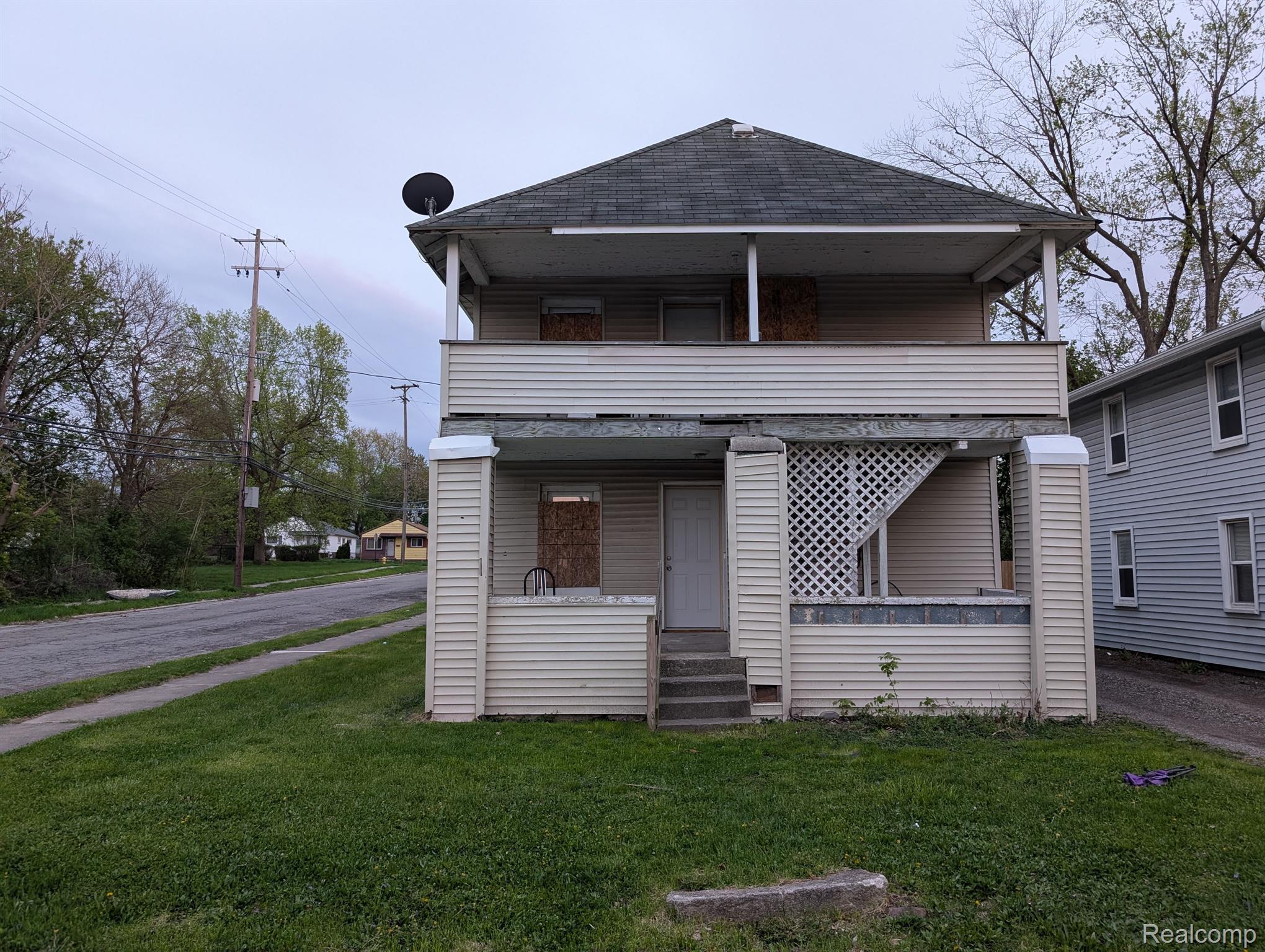 249 W WILSON AVE
