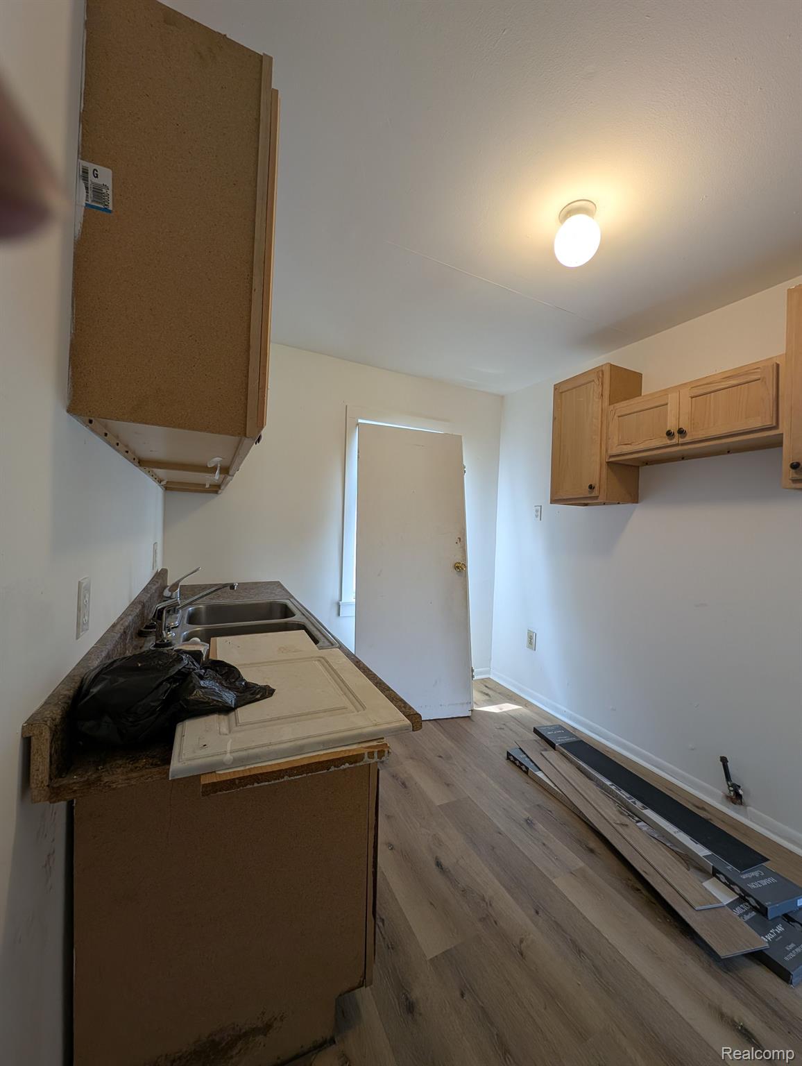 249 W WILSON AVE
