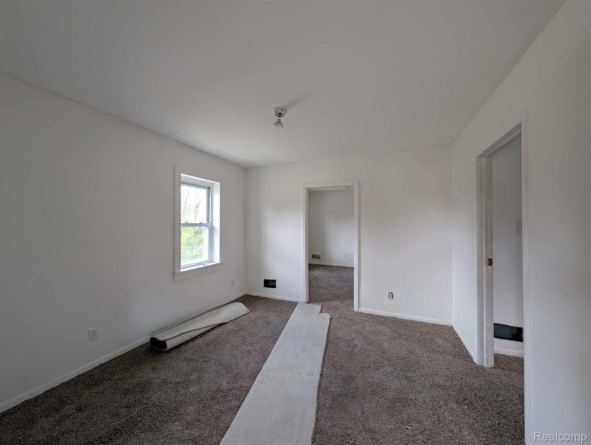 249 W WILSON AVE
