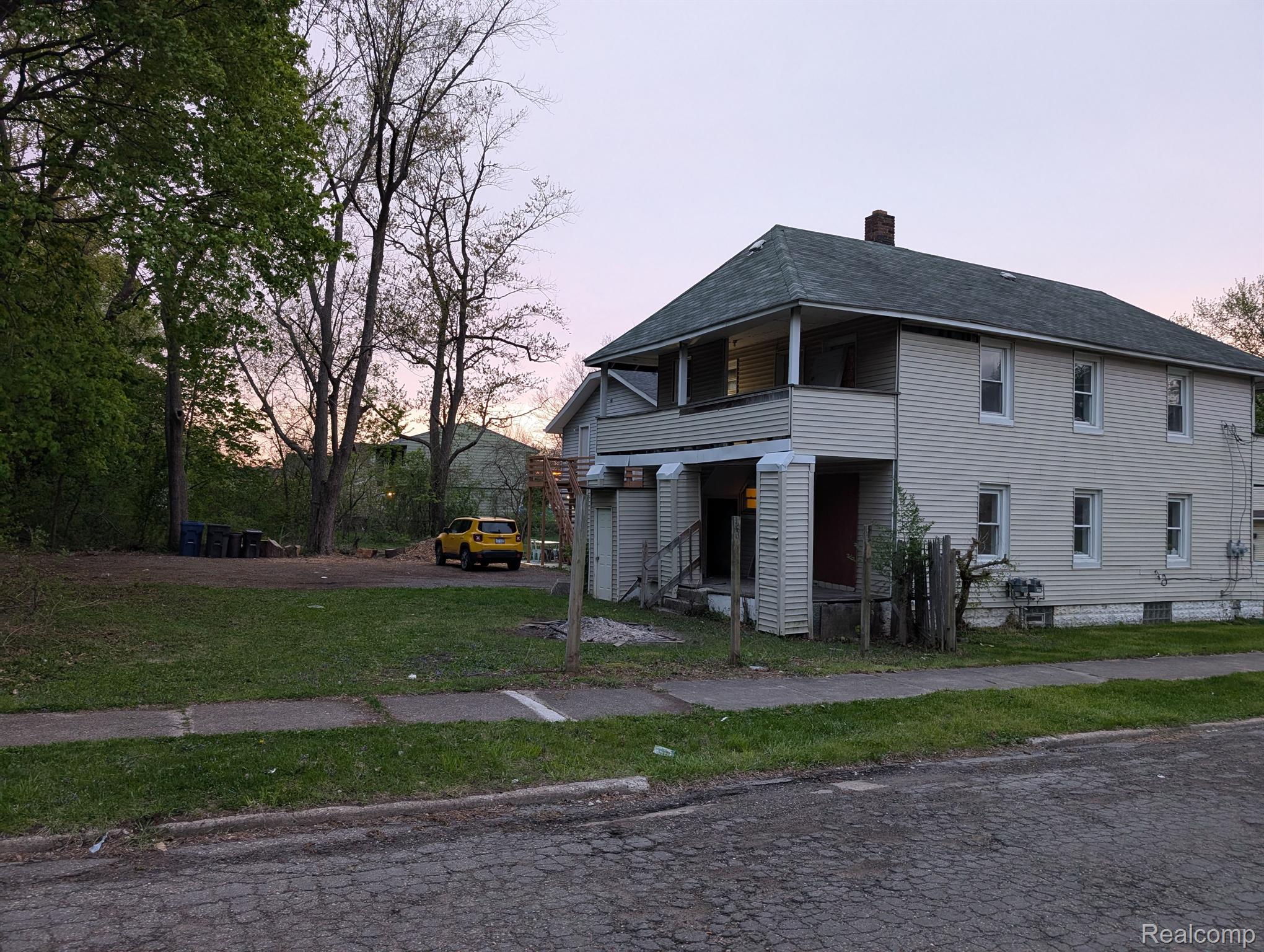 249 W WILSON AVE
