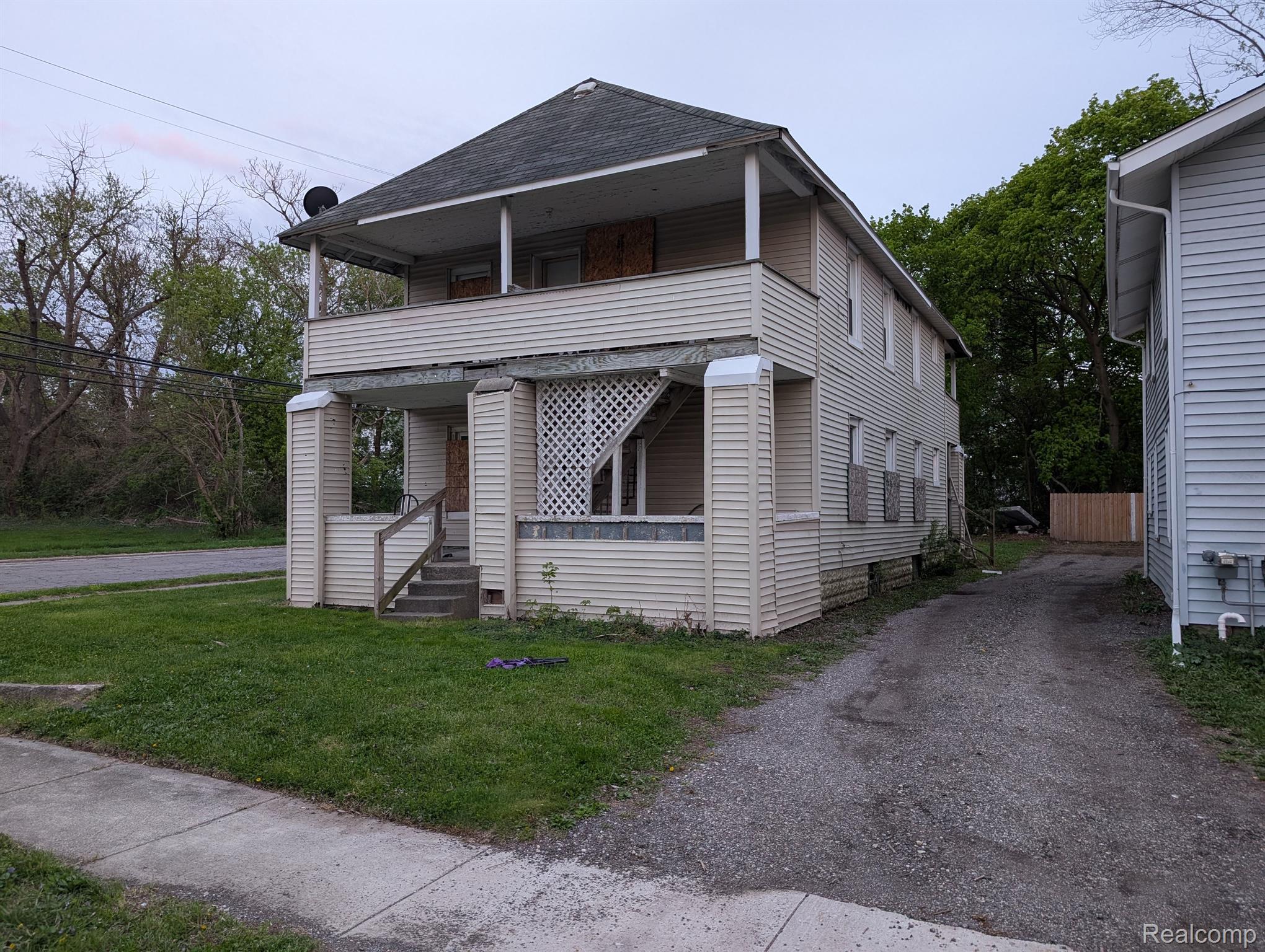 249 W WILSON AVE