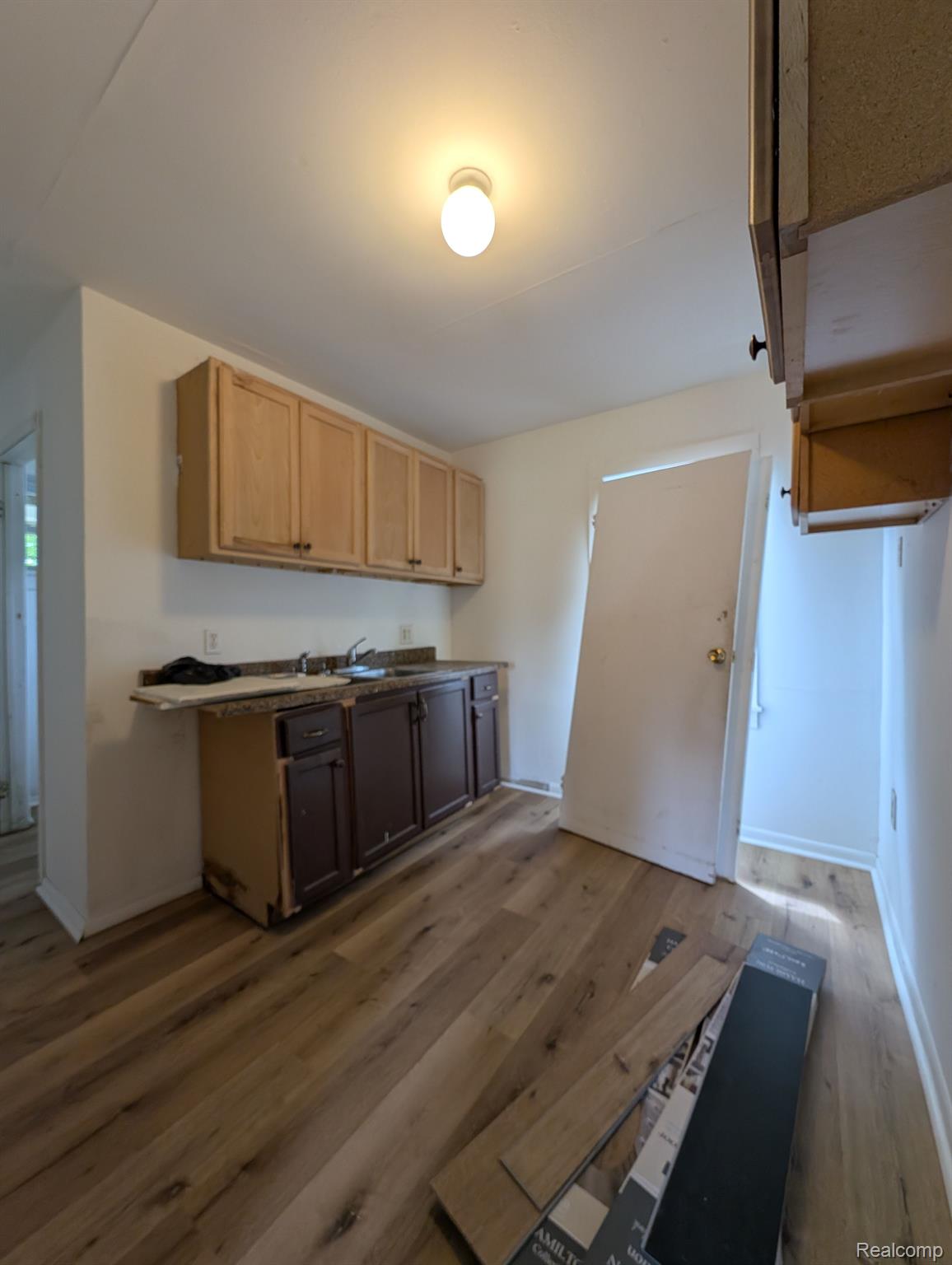 249 W WILSON AVE