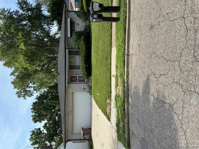 483 Pearsall Avenue