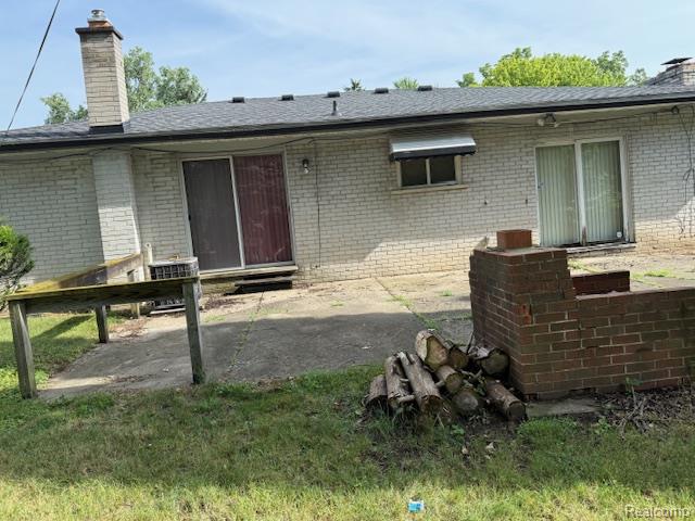 483 Pearsall Avenue